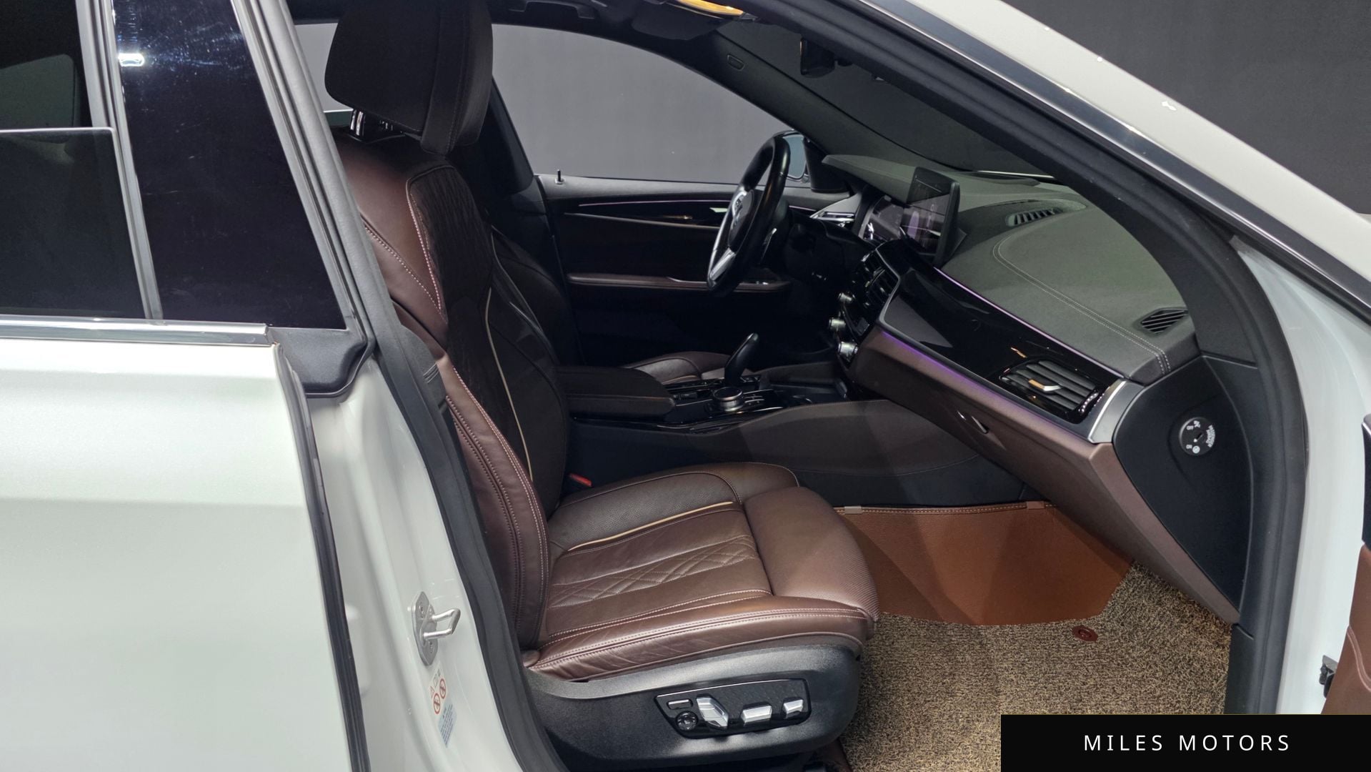 BMW 6 Series GT (G32) 2021 — миниатюра 11