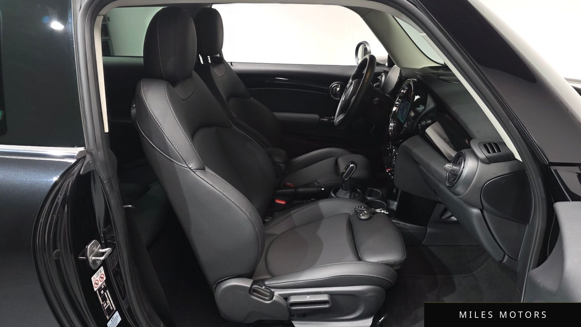 MINI Cooper 2023 — миниатюра 9