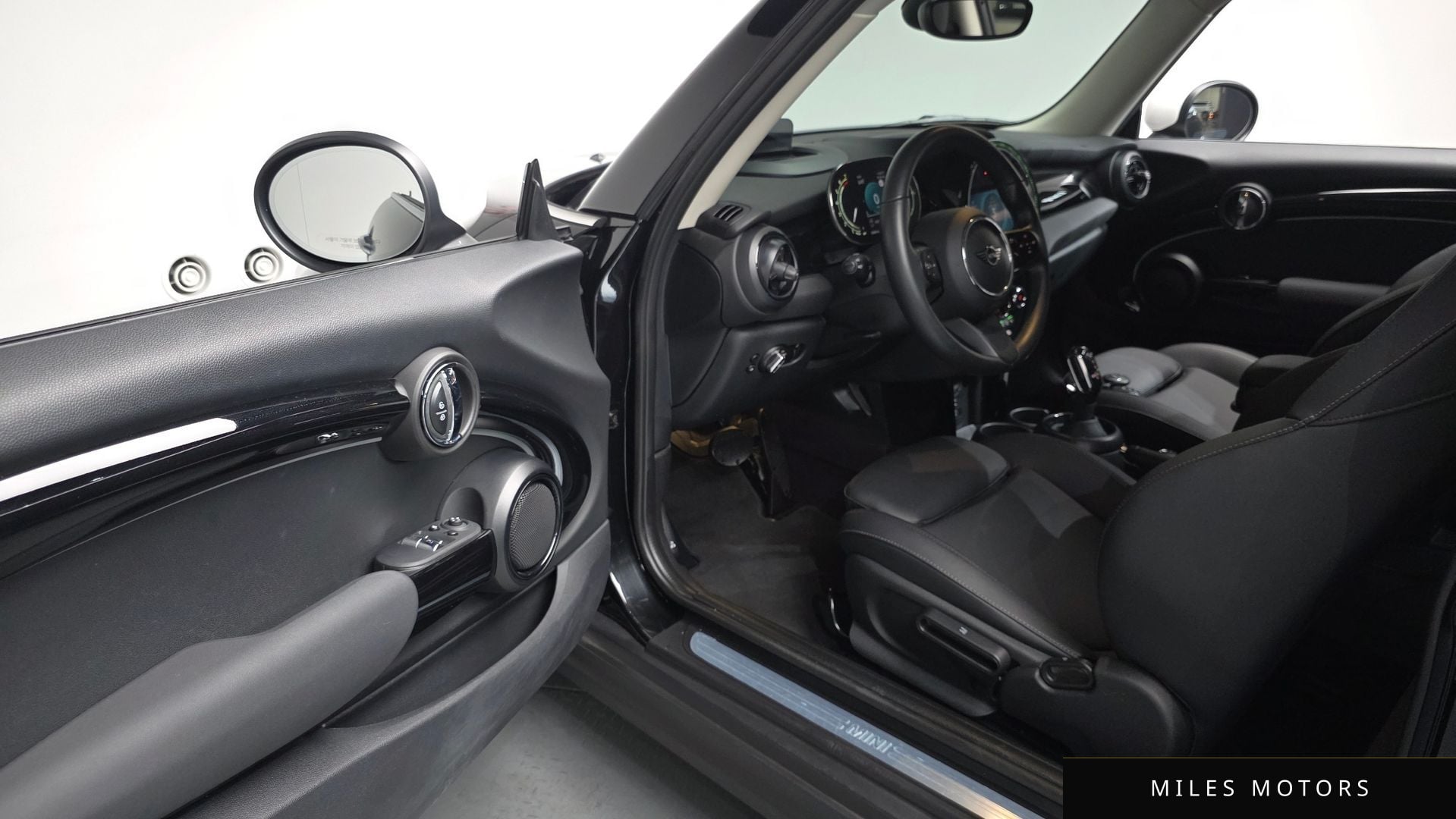 MINI Cooper 2023 — миниатюра 11