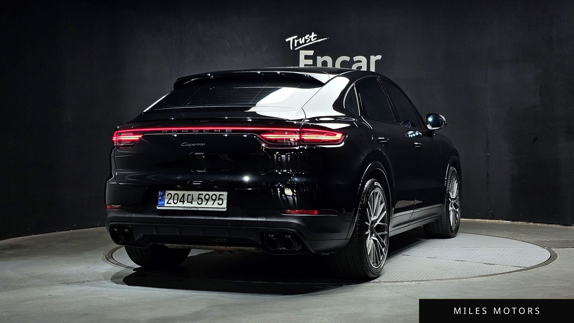 Porsche Cayenne 2023 — миниатюра 2
