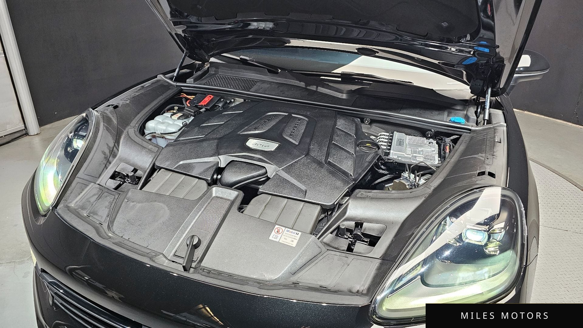 Porsche Cayenne 2023 — миниатюра 6