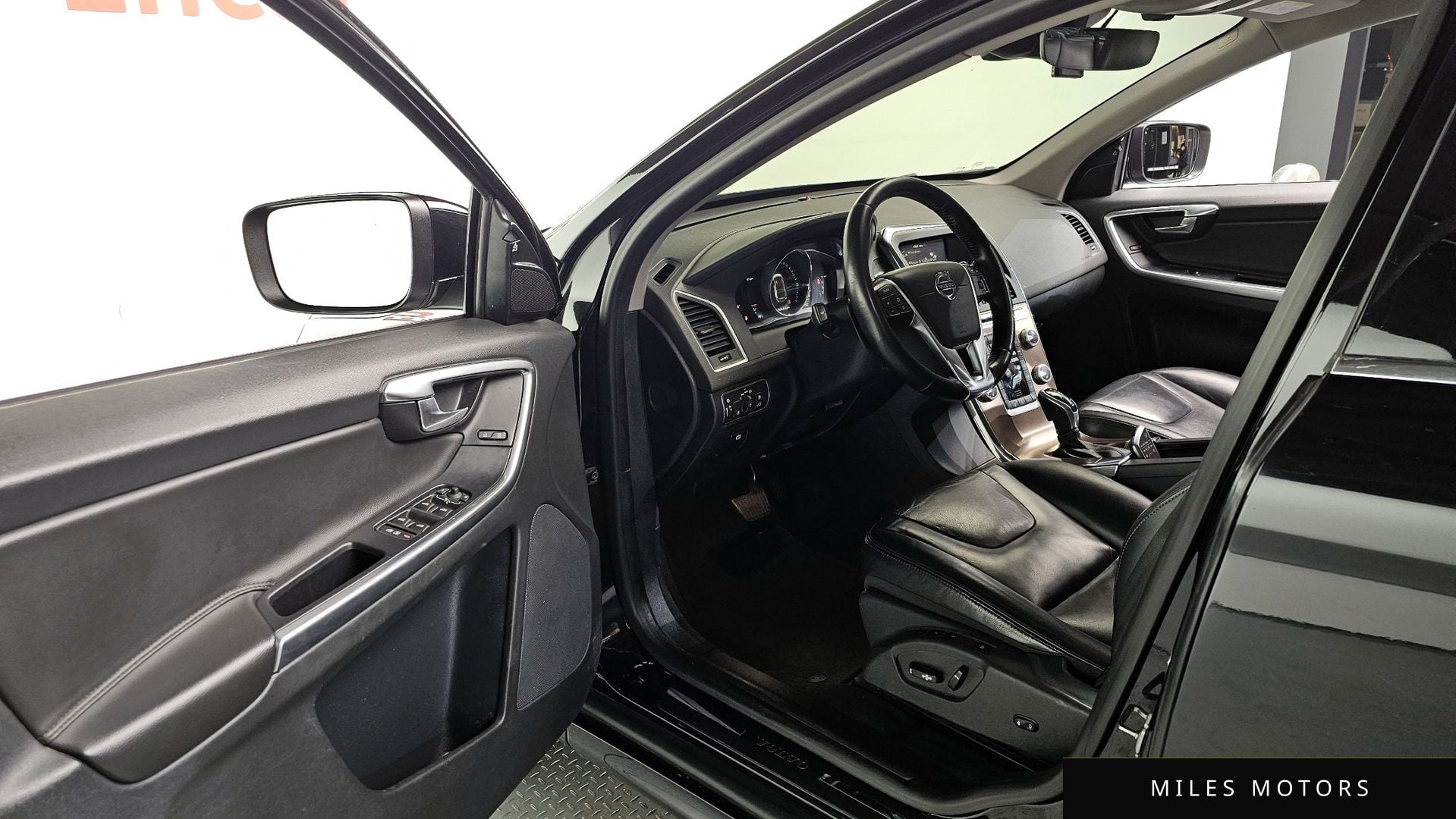 Volvo XC60 2017 — миниатюра 11