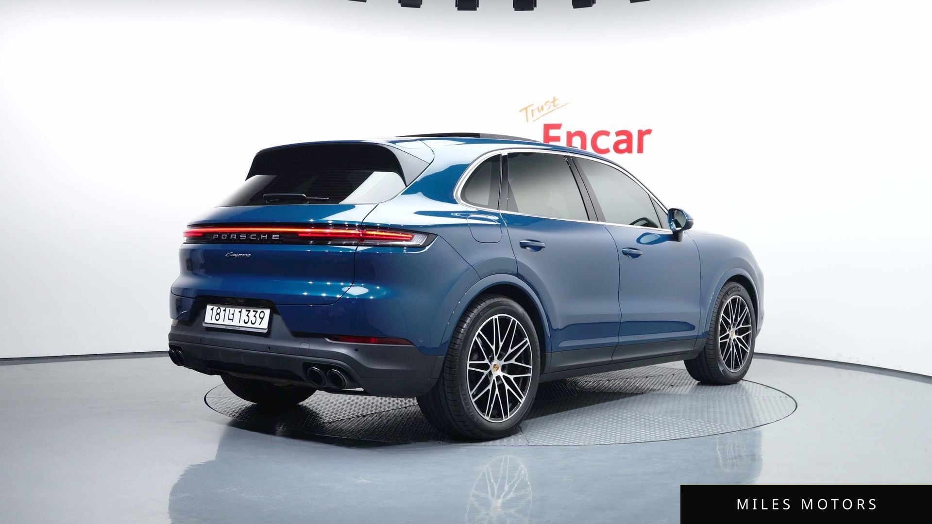 Porsche Cayenne 2024 — миниатюра 2