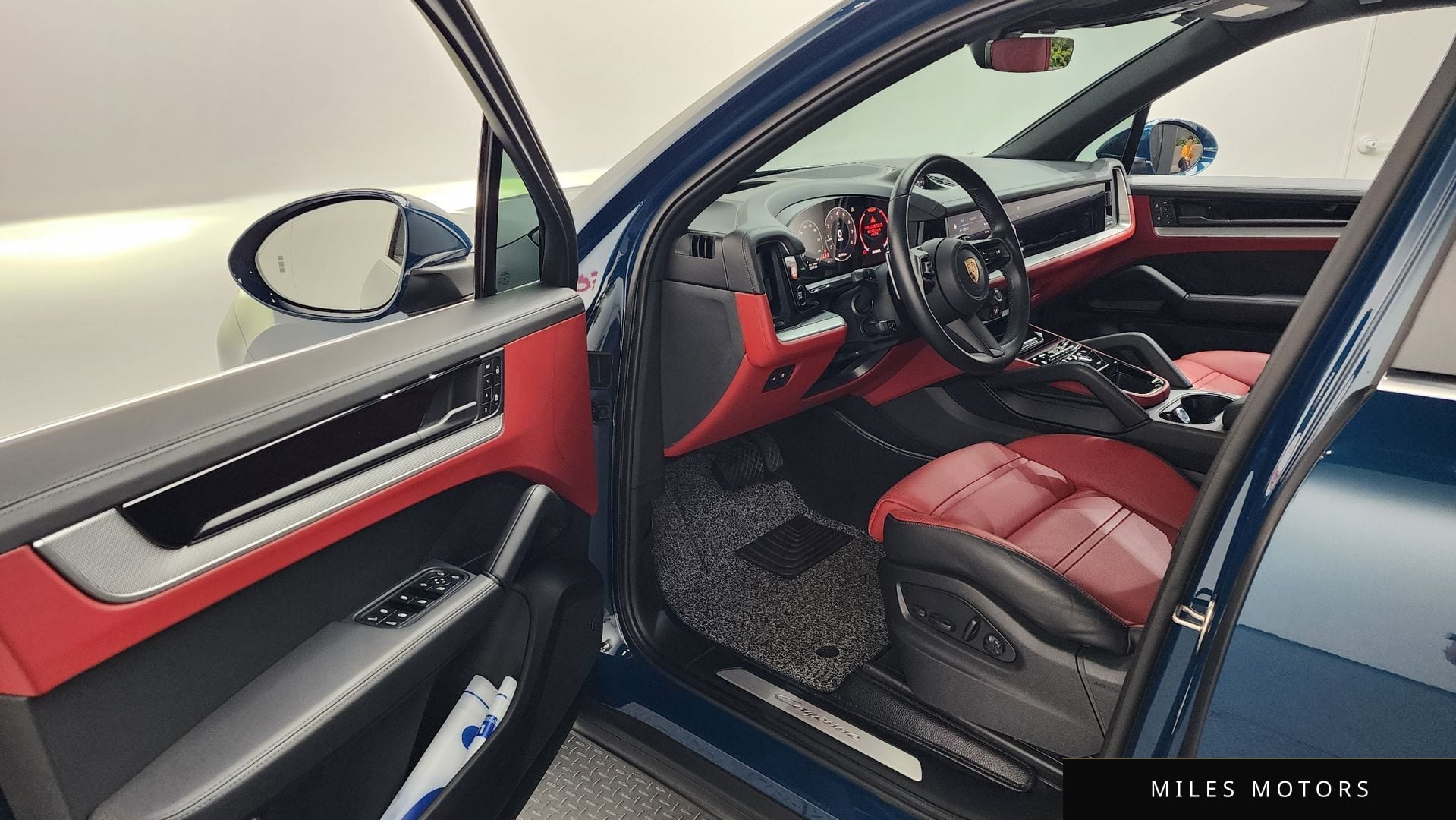 Porsche Cayenne 2024 — миниатюра 10