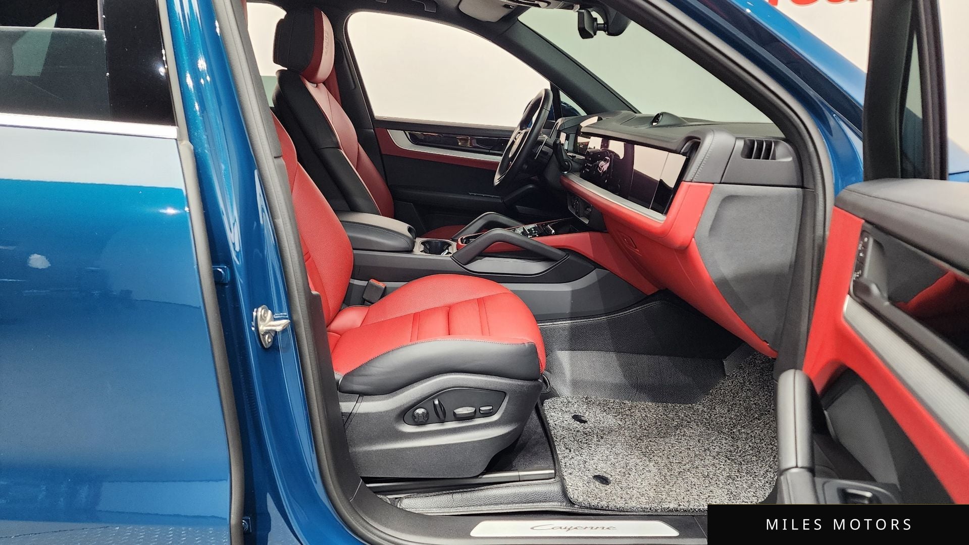 Porsche Cayenne 2024 — миниатюра 11
