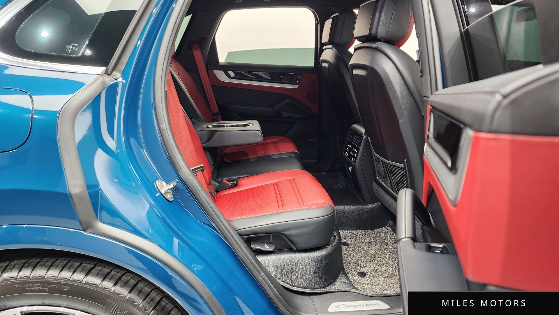 Porsche Cayenne 2024 — миниатюра 12
