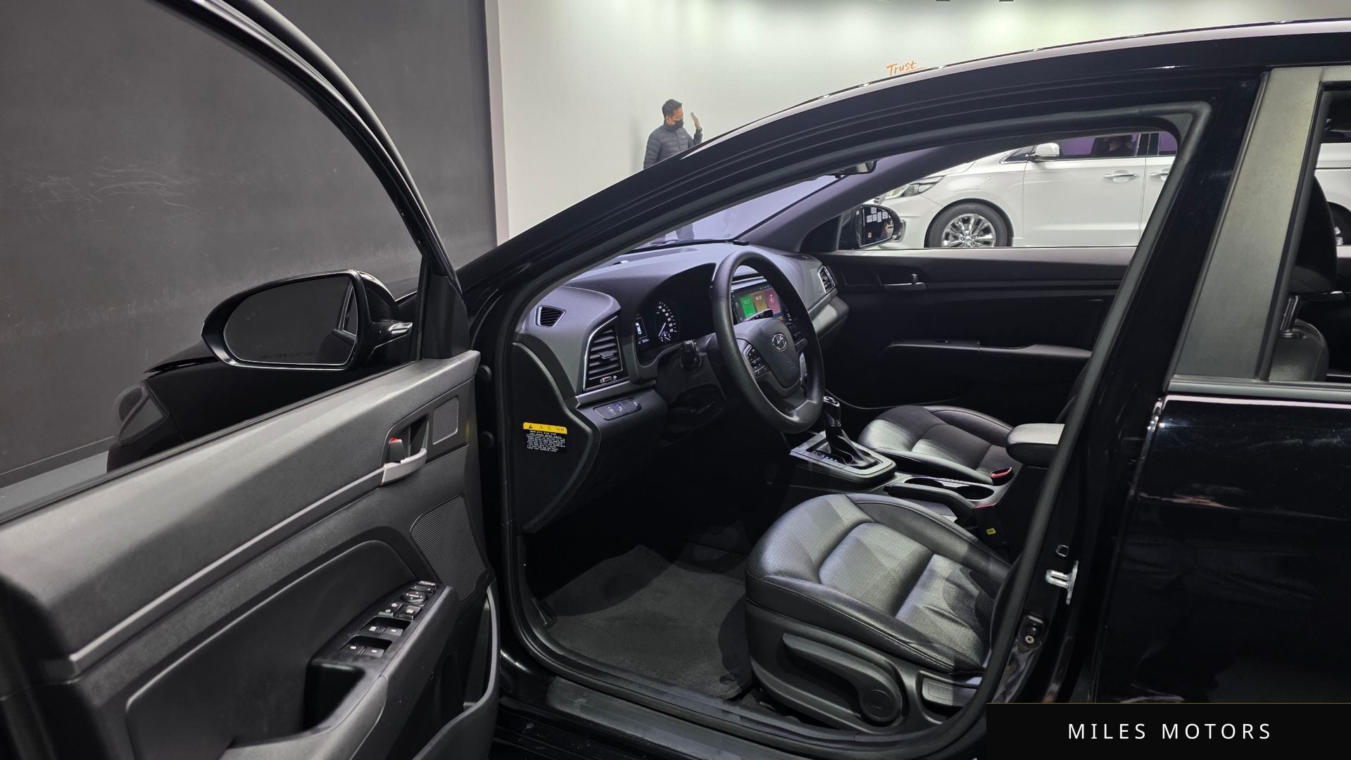 Hyundai AVANTE 2017 — миниатюра 11