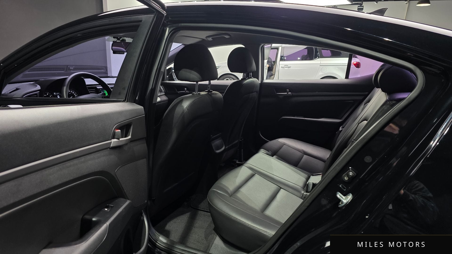 Hyundai AVANTE 2017 — миниатюра 12