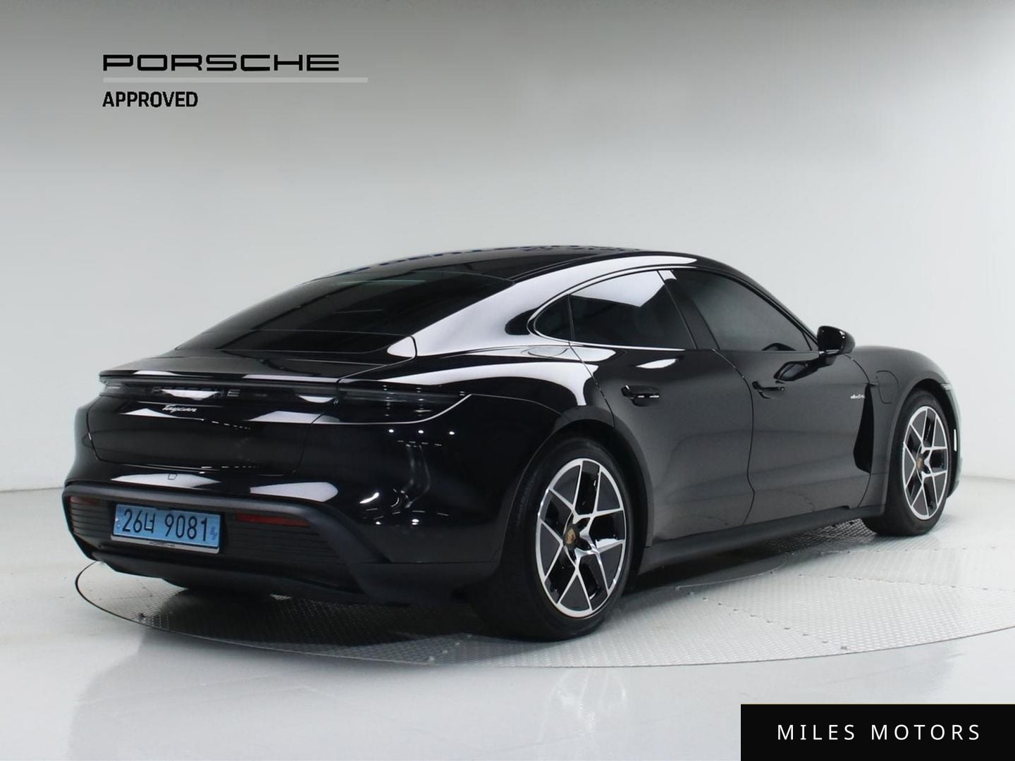 Porsche Taycan 2025 — миниатюра 2