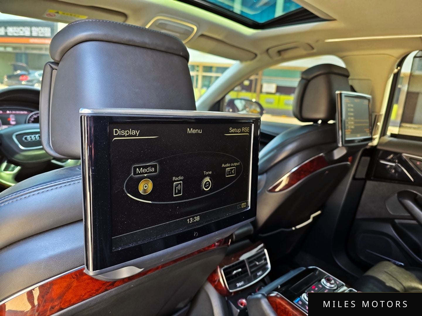 Audi A8 2011 — миниатюра 12