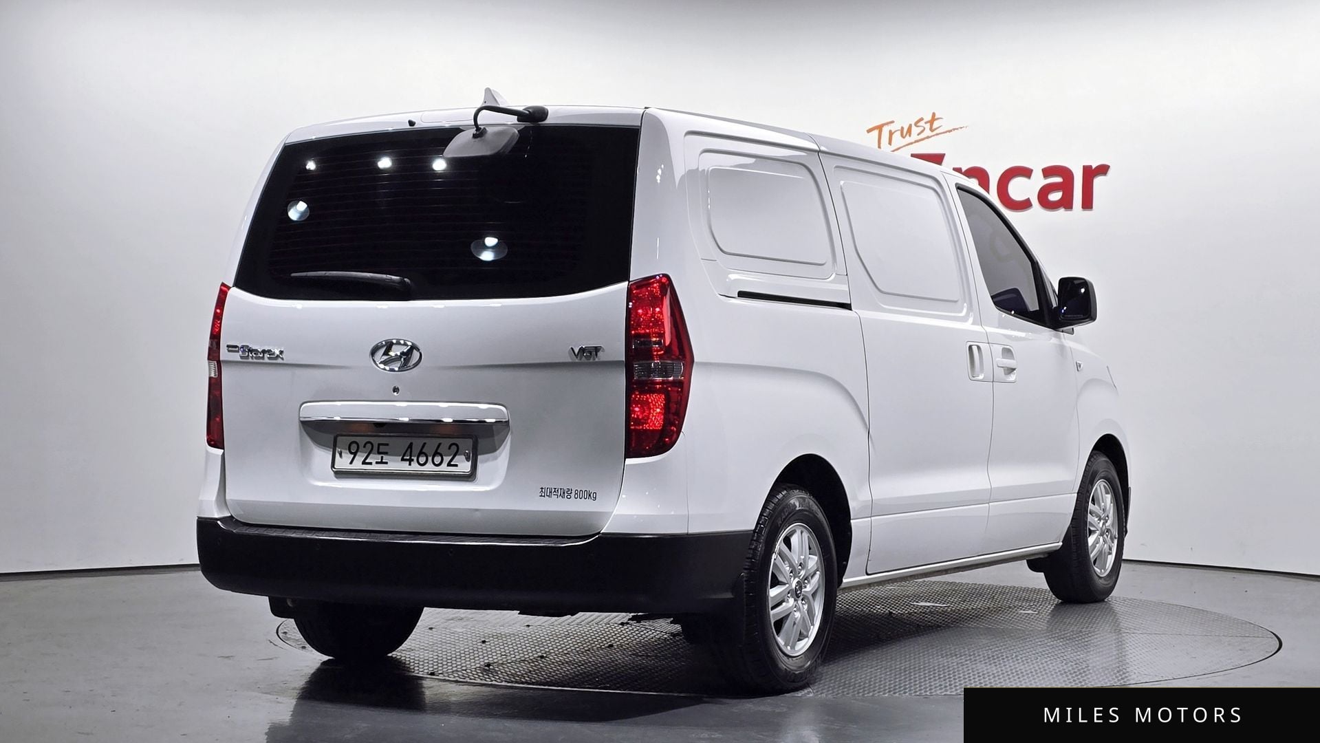 Hyundai Starex 2018 — фото 1 из 12