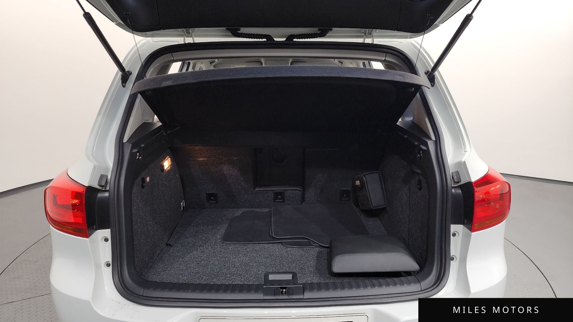 Volkswagen Tiguan 2015 — миниатюра 20