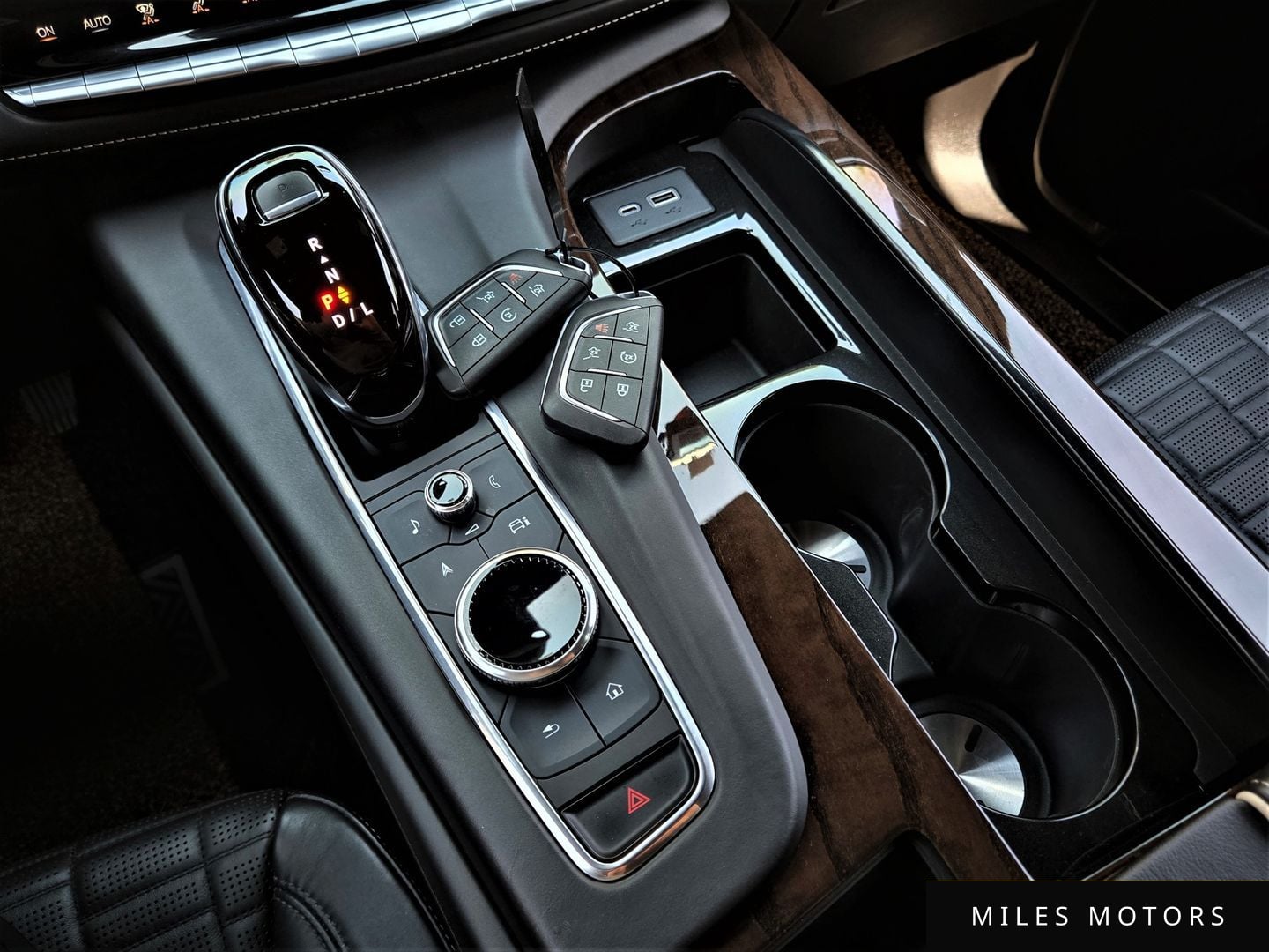 Cadillac Escalade 2021 — миниатюра 9