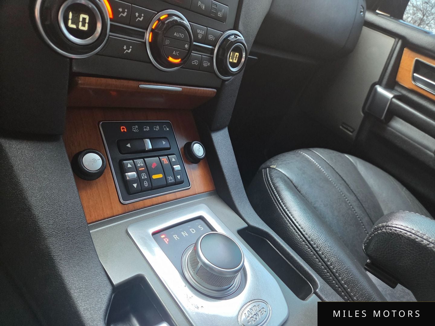 Land Rover Discovery 2012 — миниатюра 9