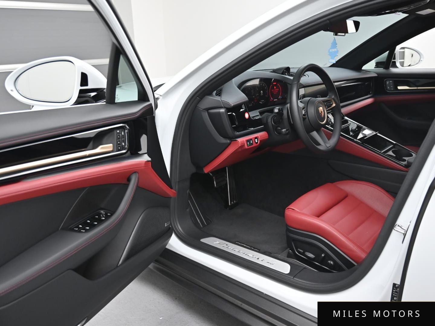 Porsche Panamera 2024 — миниатюра 11