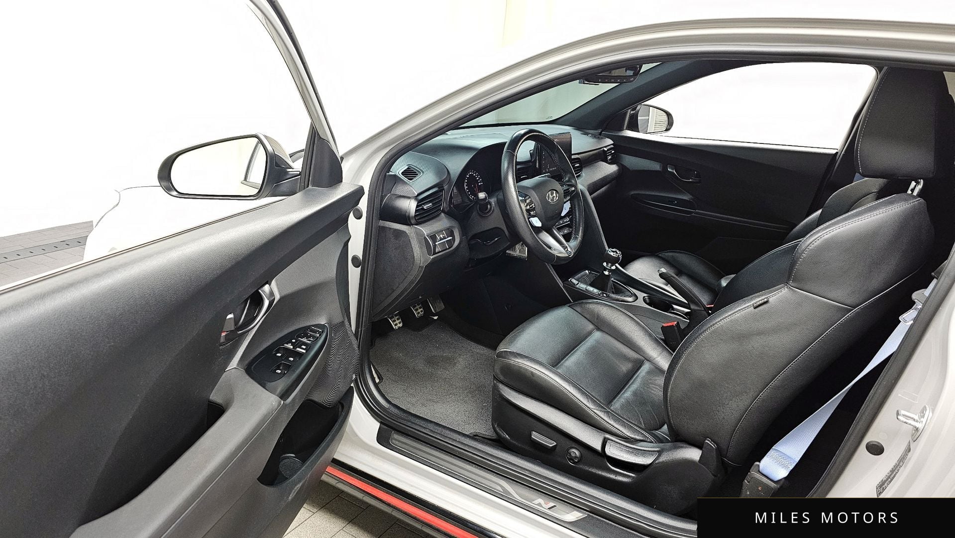 Hyundai Veloster 2022 — миниатюра 10