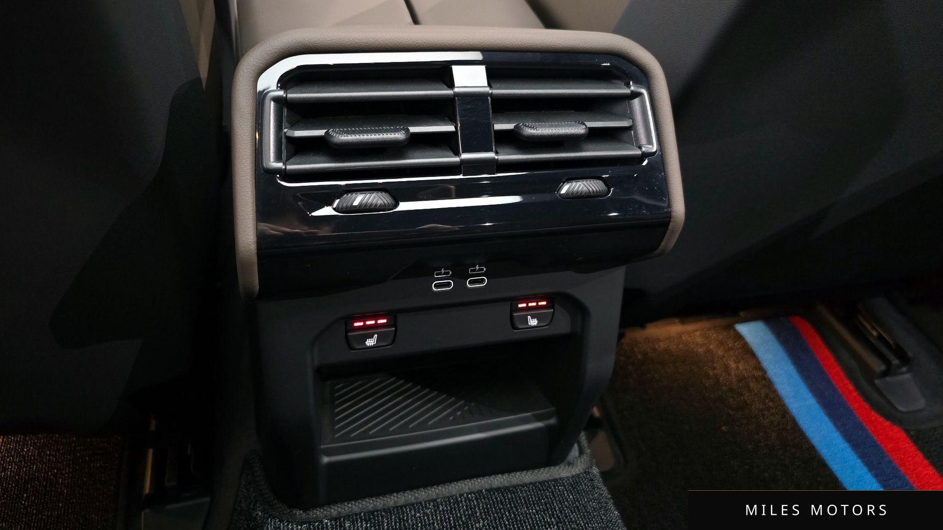 BMW 5 Series (G60) 2024 — миниатюра 26