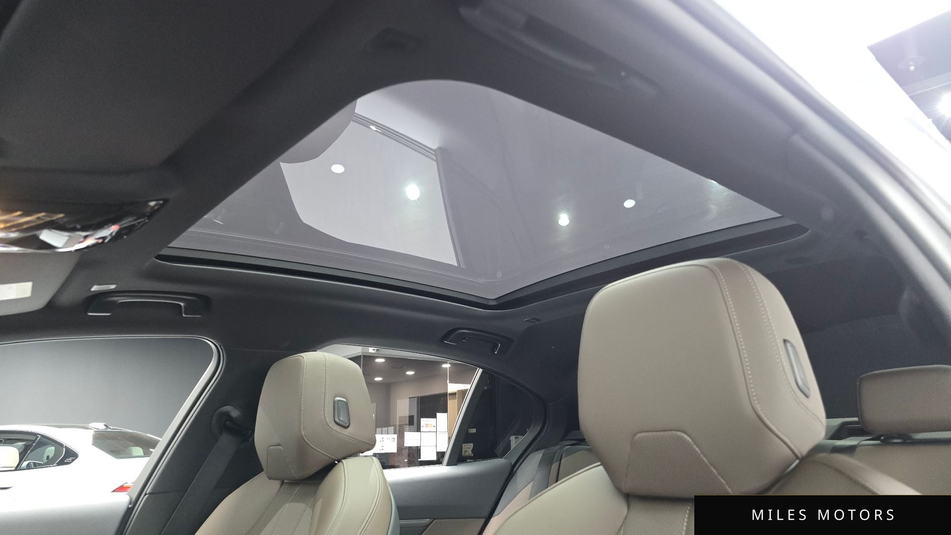 BMW 5 Series (G60) 2024 — миниатюра 29