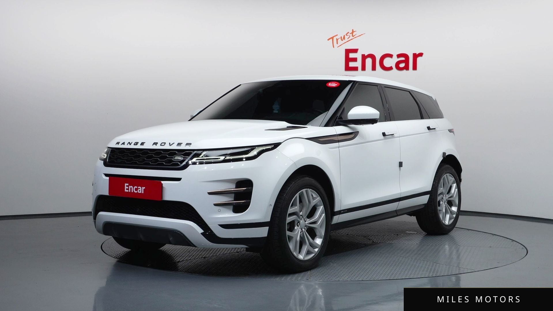 Land Rover Range Rover Evoque 2020 — фото 1 из 12