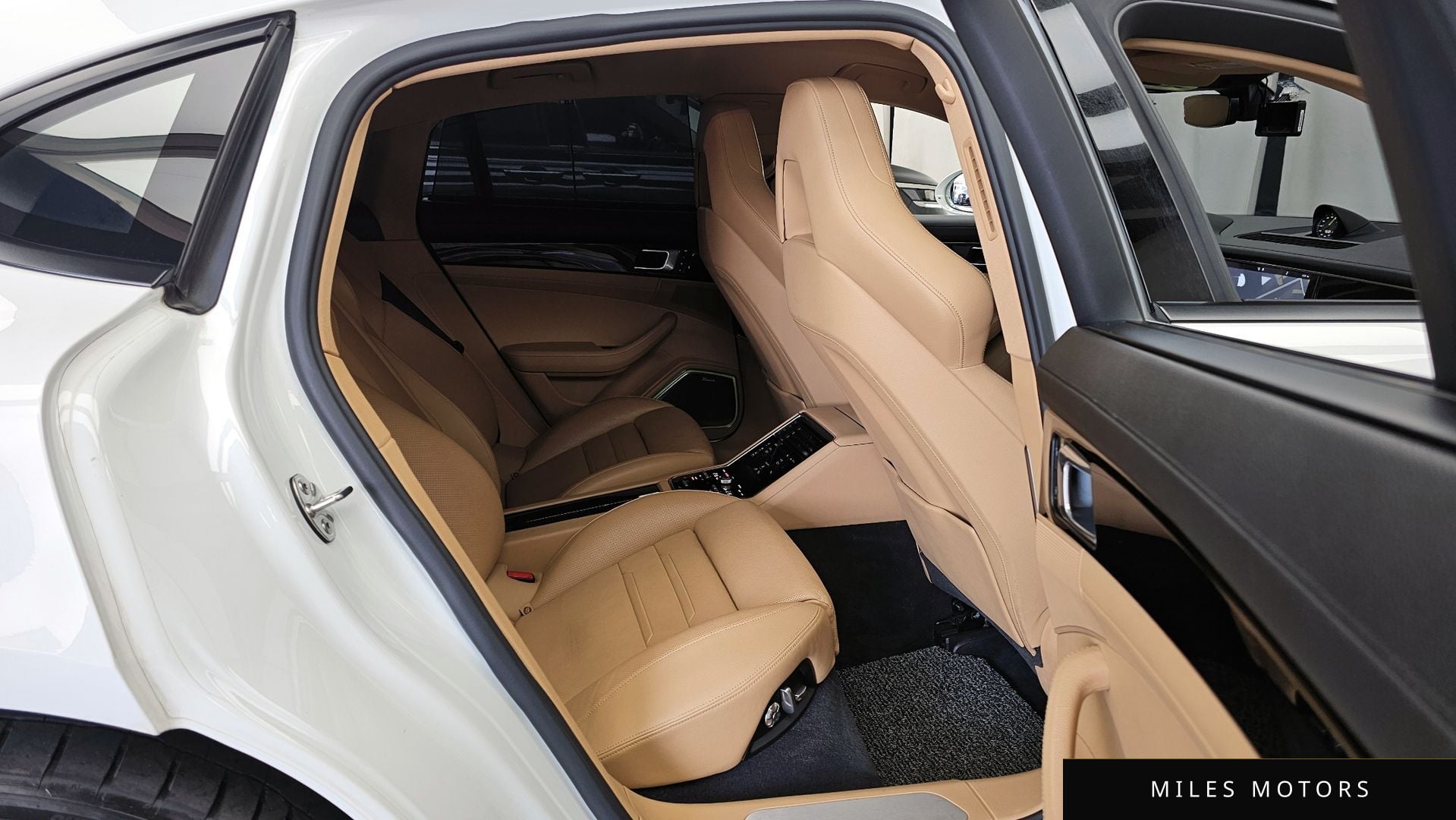 Porsche Panamera 2018 — миниатюра 11