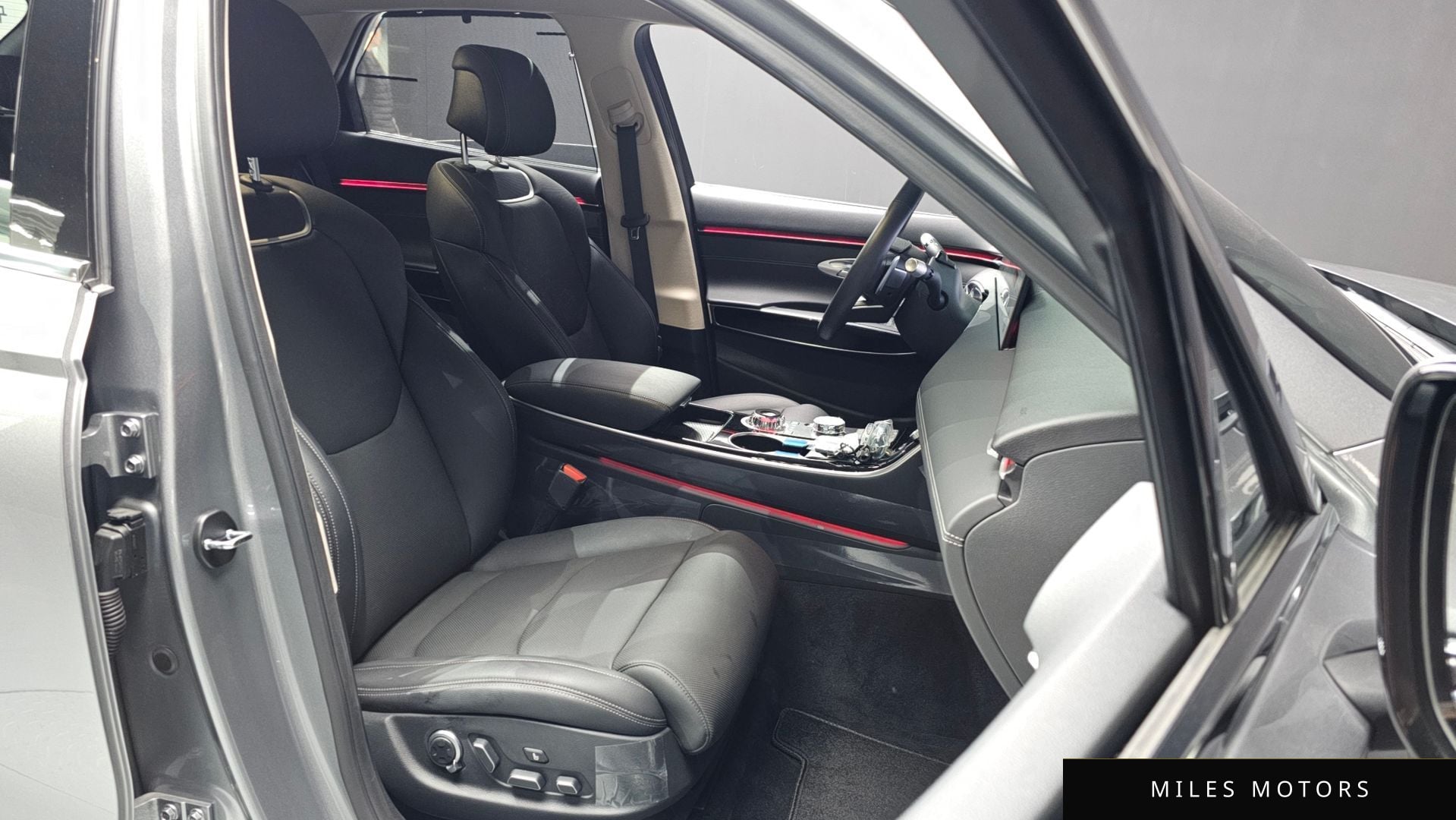 Genesis GV70 2025 — миниатюра 11
