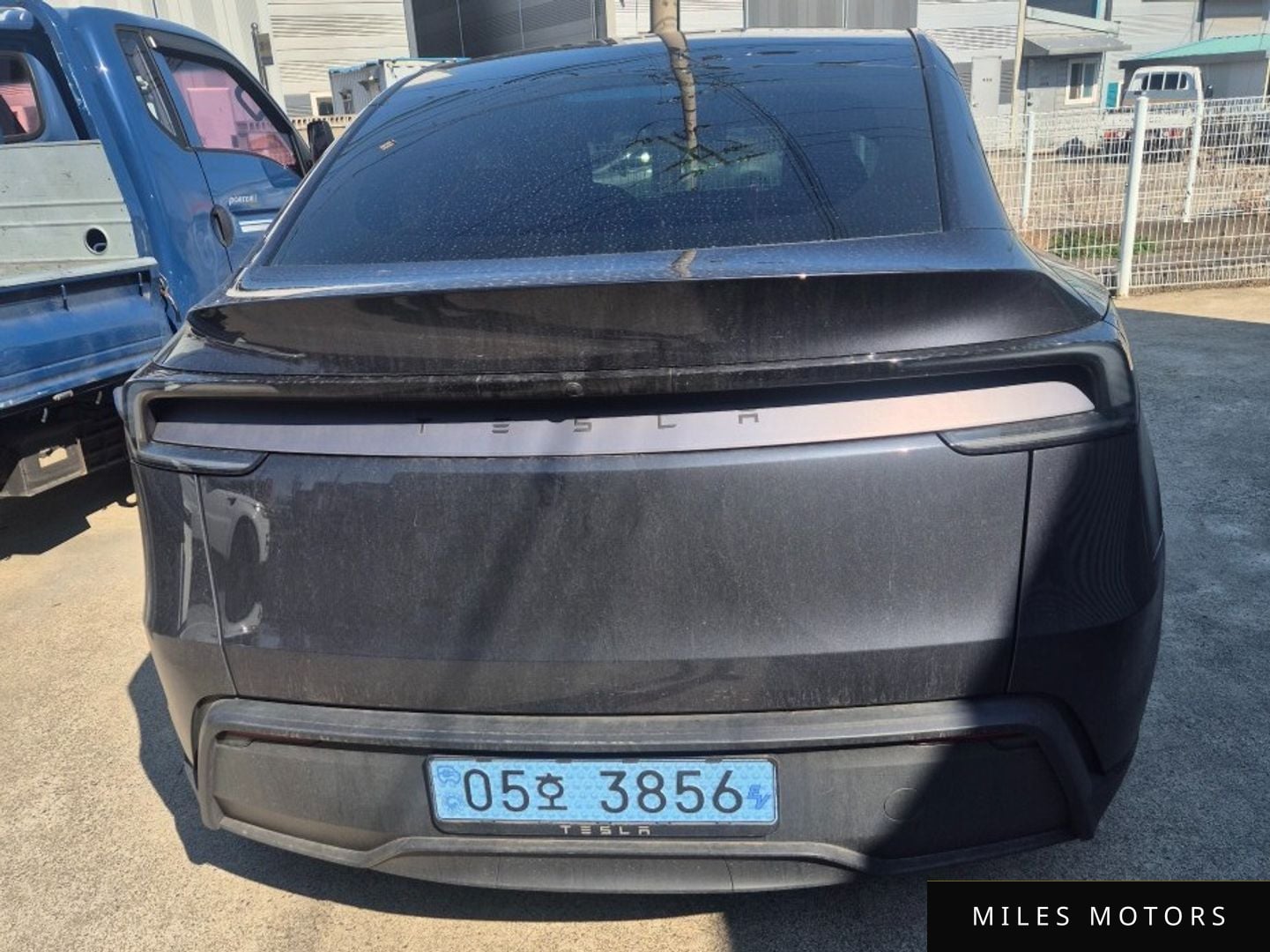 Tesla Model Y 2025 — миниатюра 5