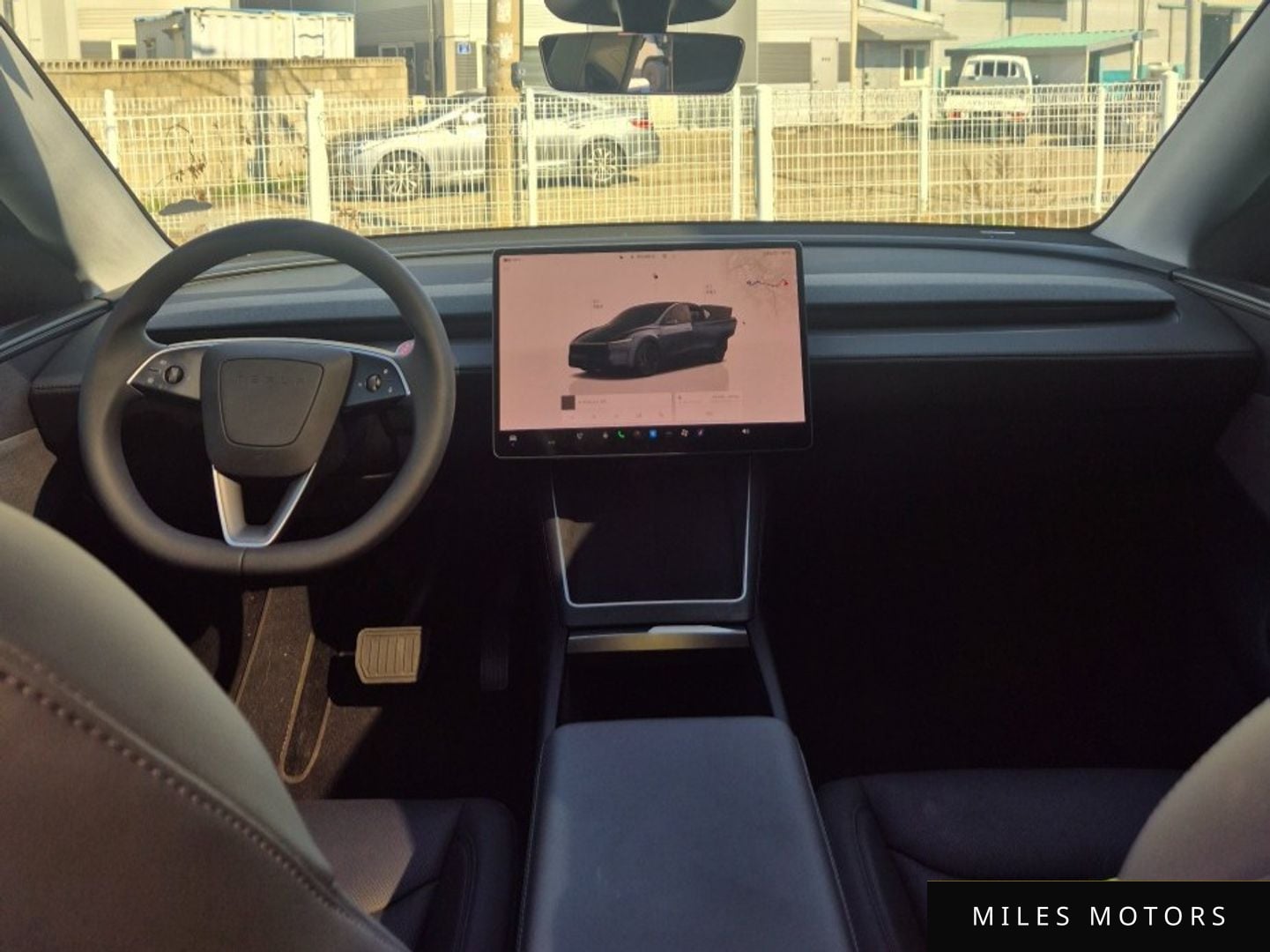 Tesla Model Y 2025 — миниатюра 7