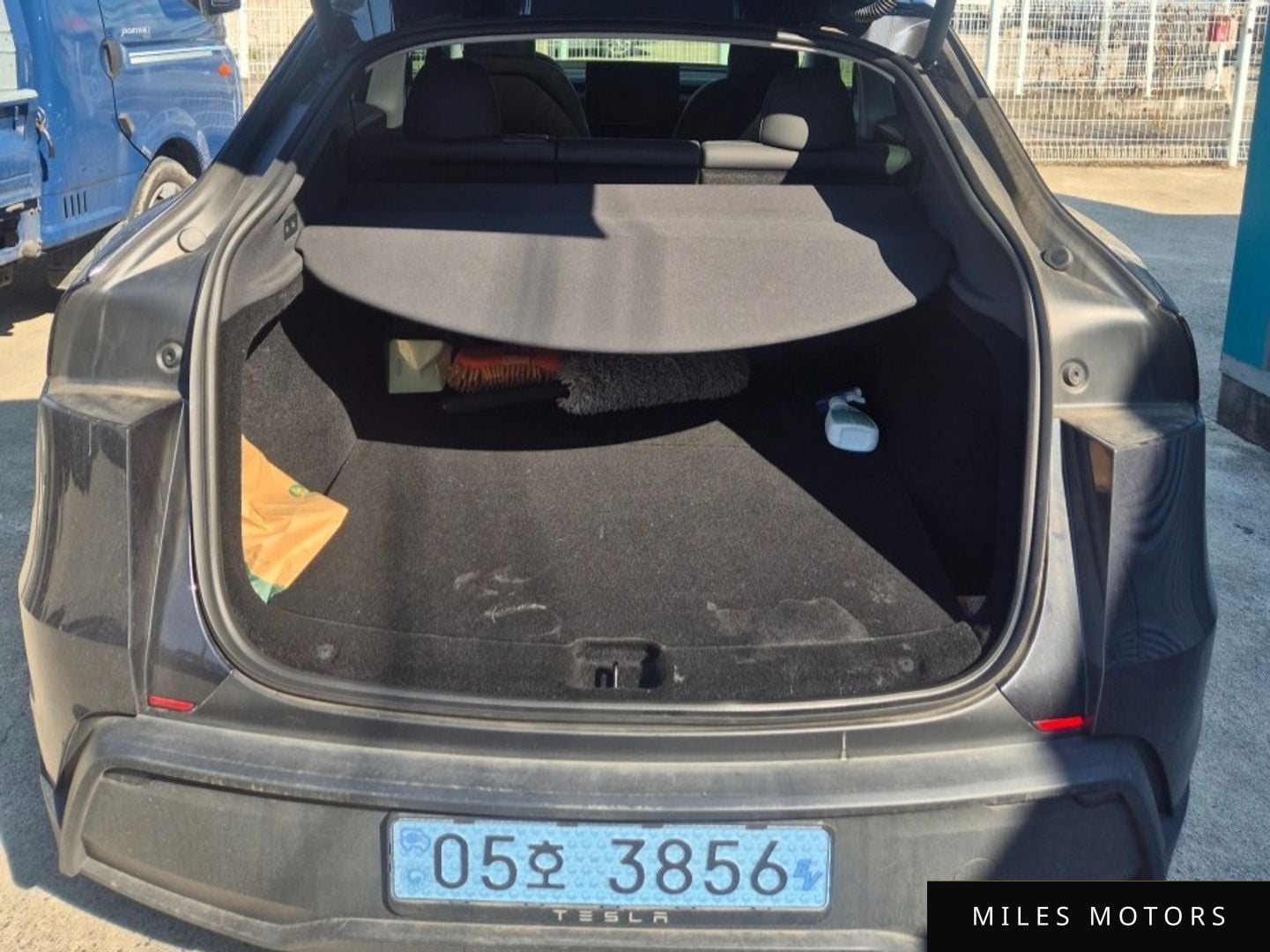 Tesla Model Y 2025 — миниатюра 11