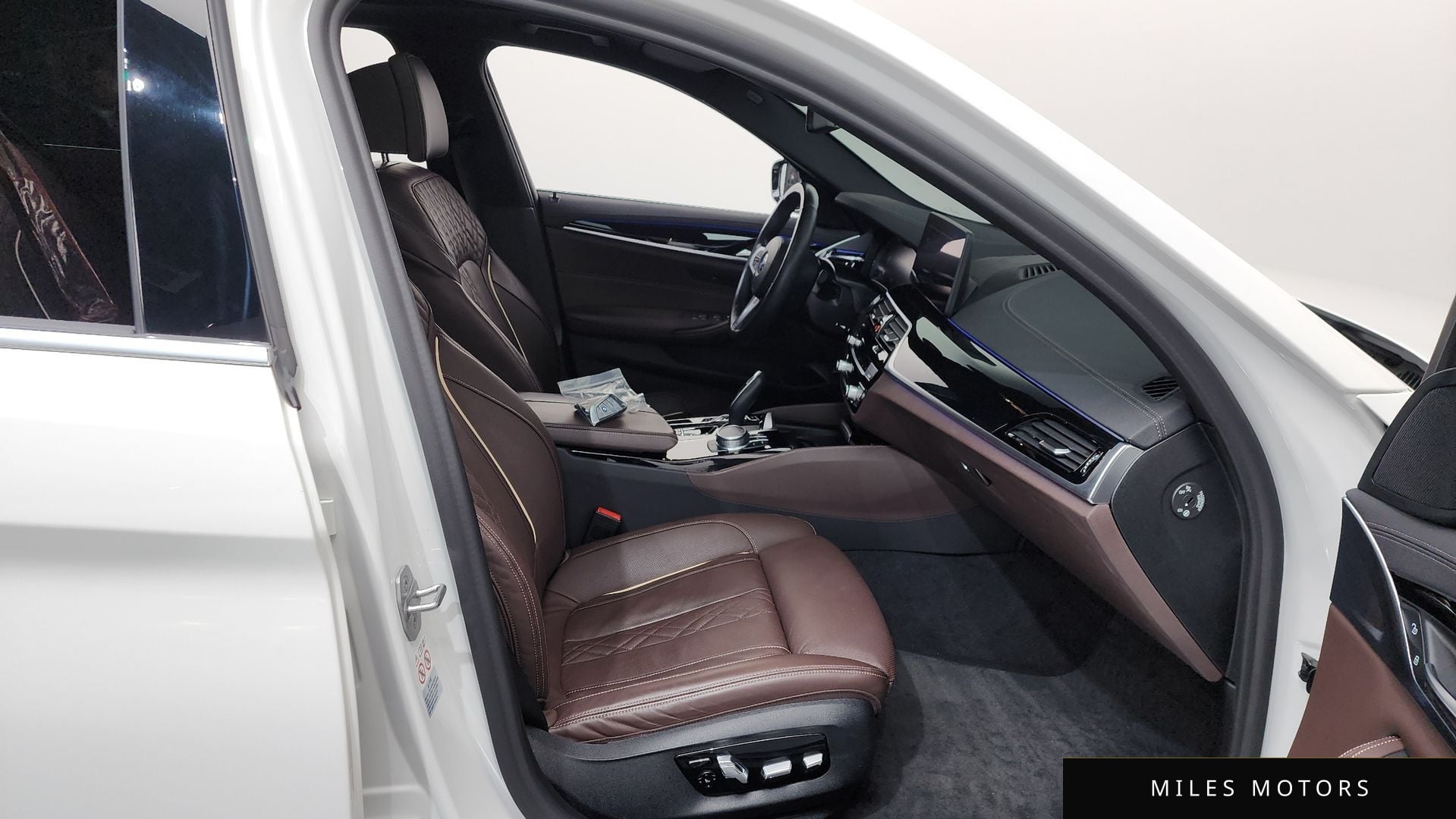BMW 5시리즈 (G30) 2021 — миниатюра 11