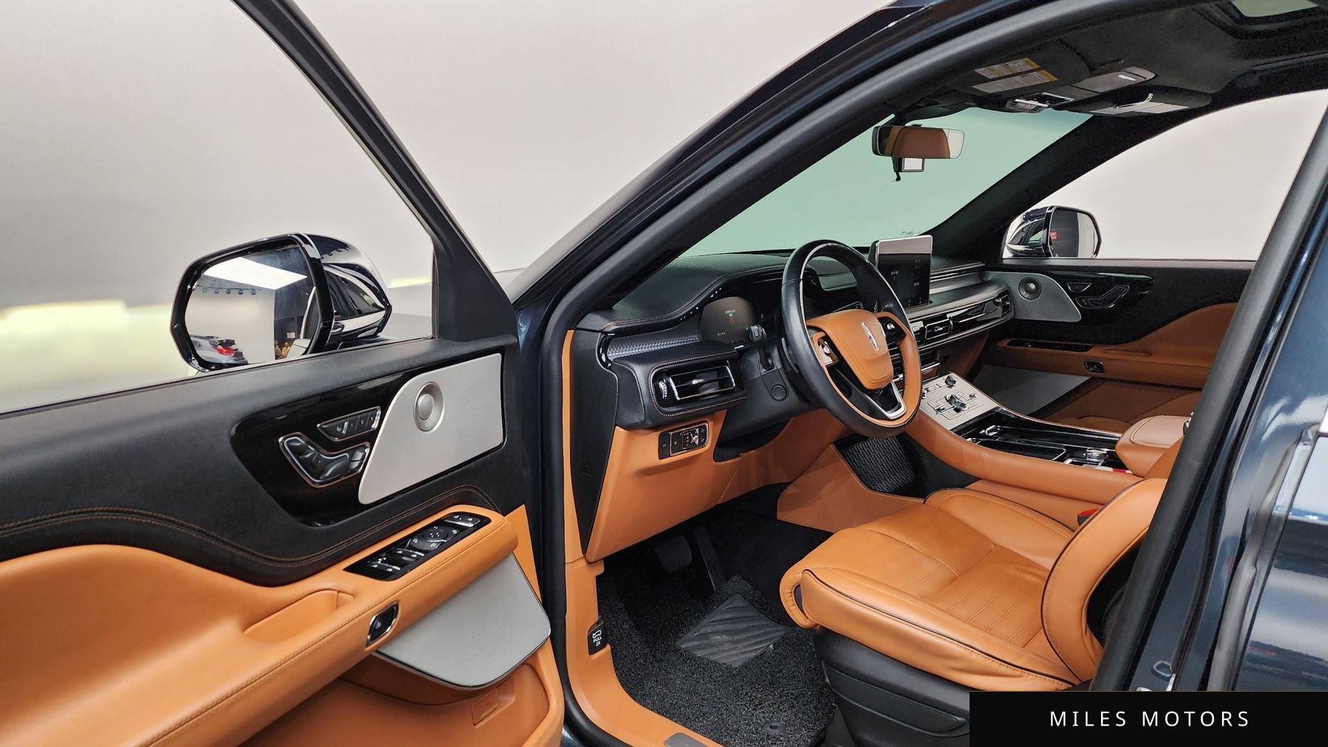 Lincoln Aviator 2022 — миниатюра 10