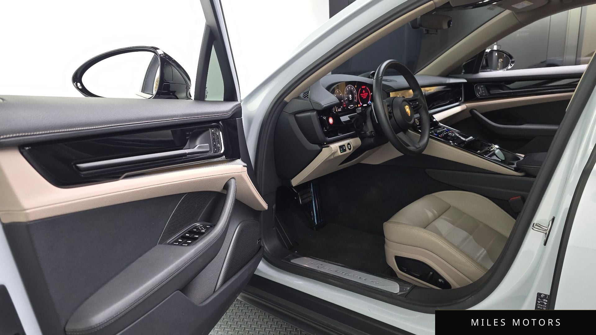 Porsche Panamera 2025 — миниатюра 10
