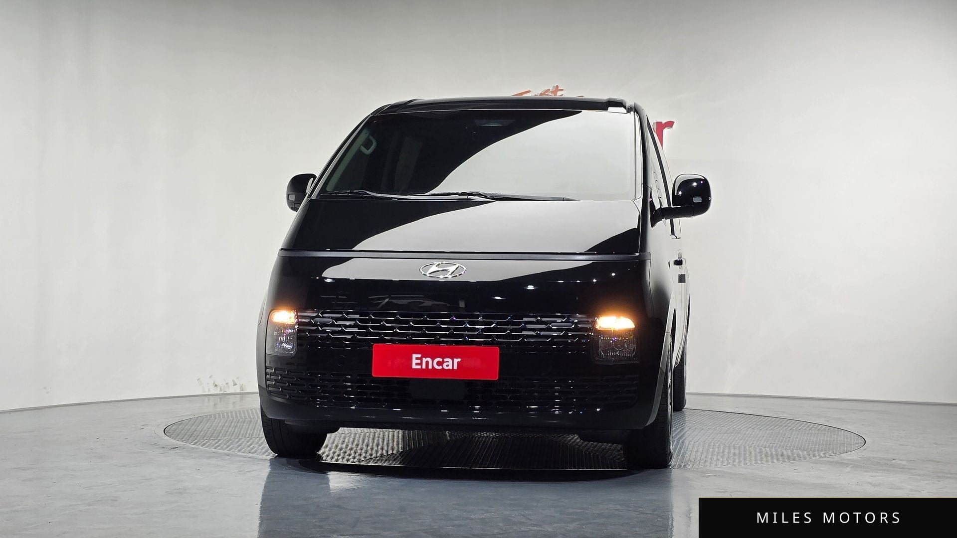 Hyundai Staria 2023 — миниатюра 3