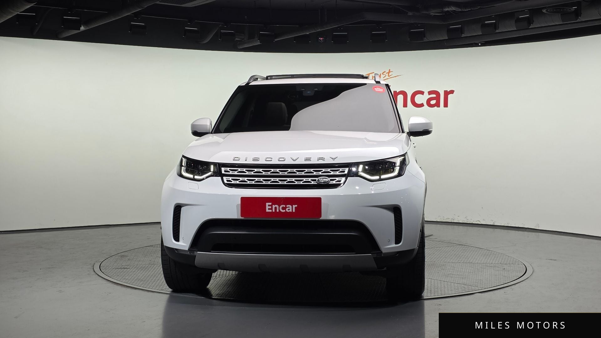 Land Rover Discovery 2019 — миниатюра 3
