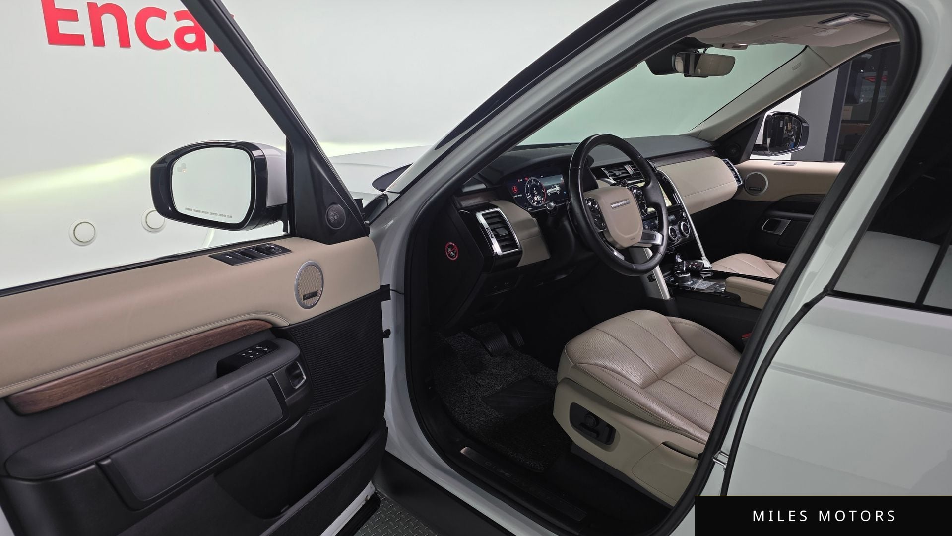 Land Rover Discovery 2019 — миниатюра 11