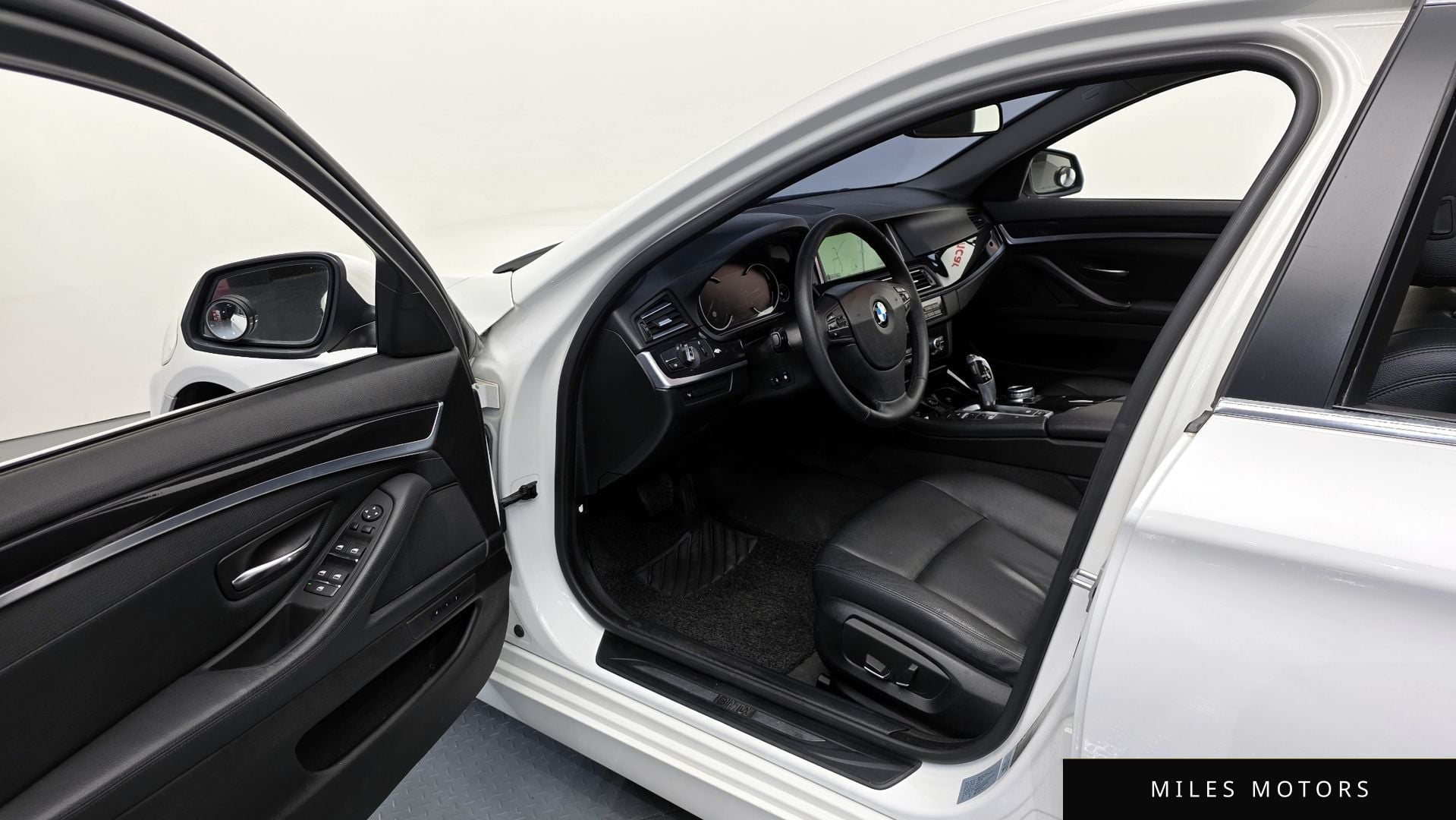 BMW 5 Series (F10) 2014 — миниатюра 10