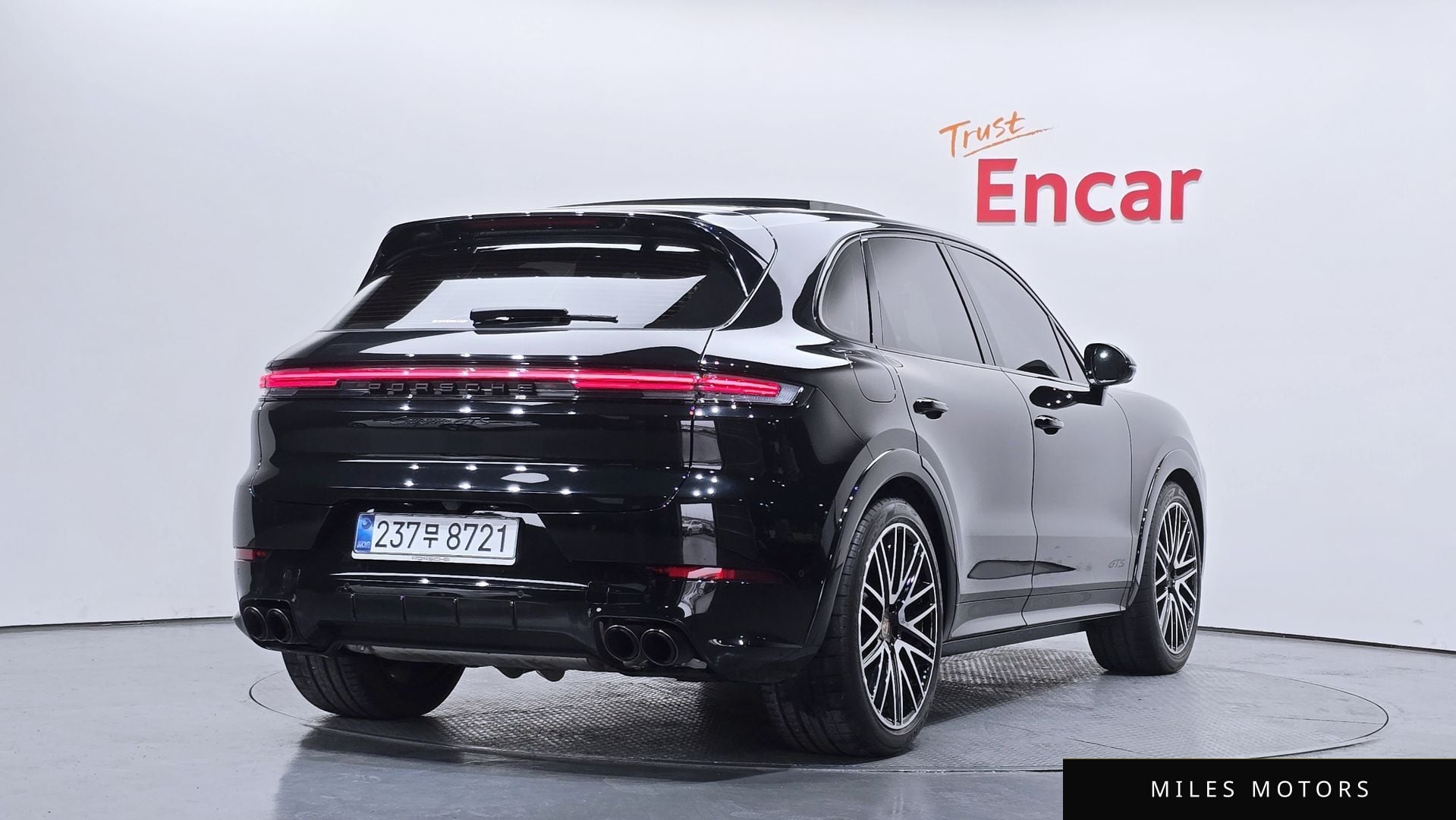 Porsche Cayenne 2025 — миниатюра 2
