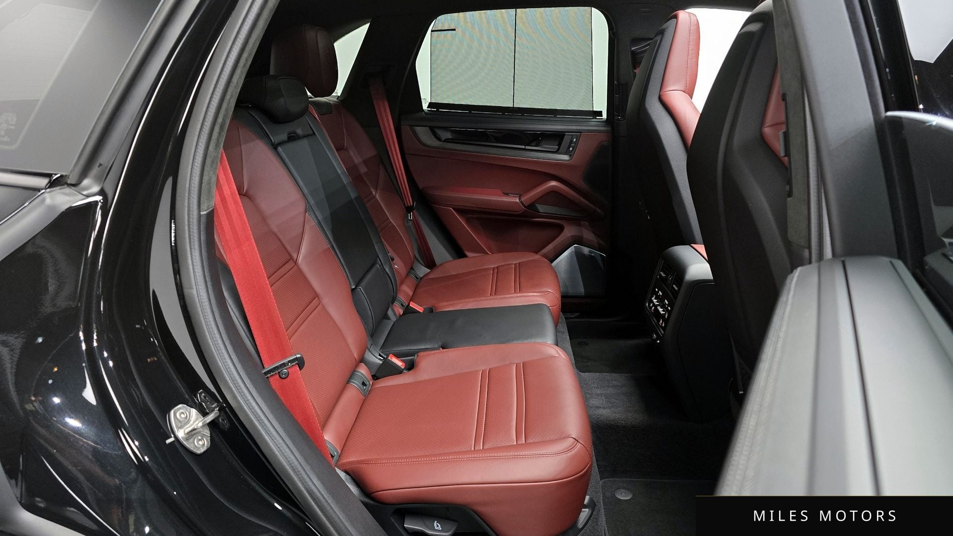 Porsche Cayenne 2025 — миниатюра 12