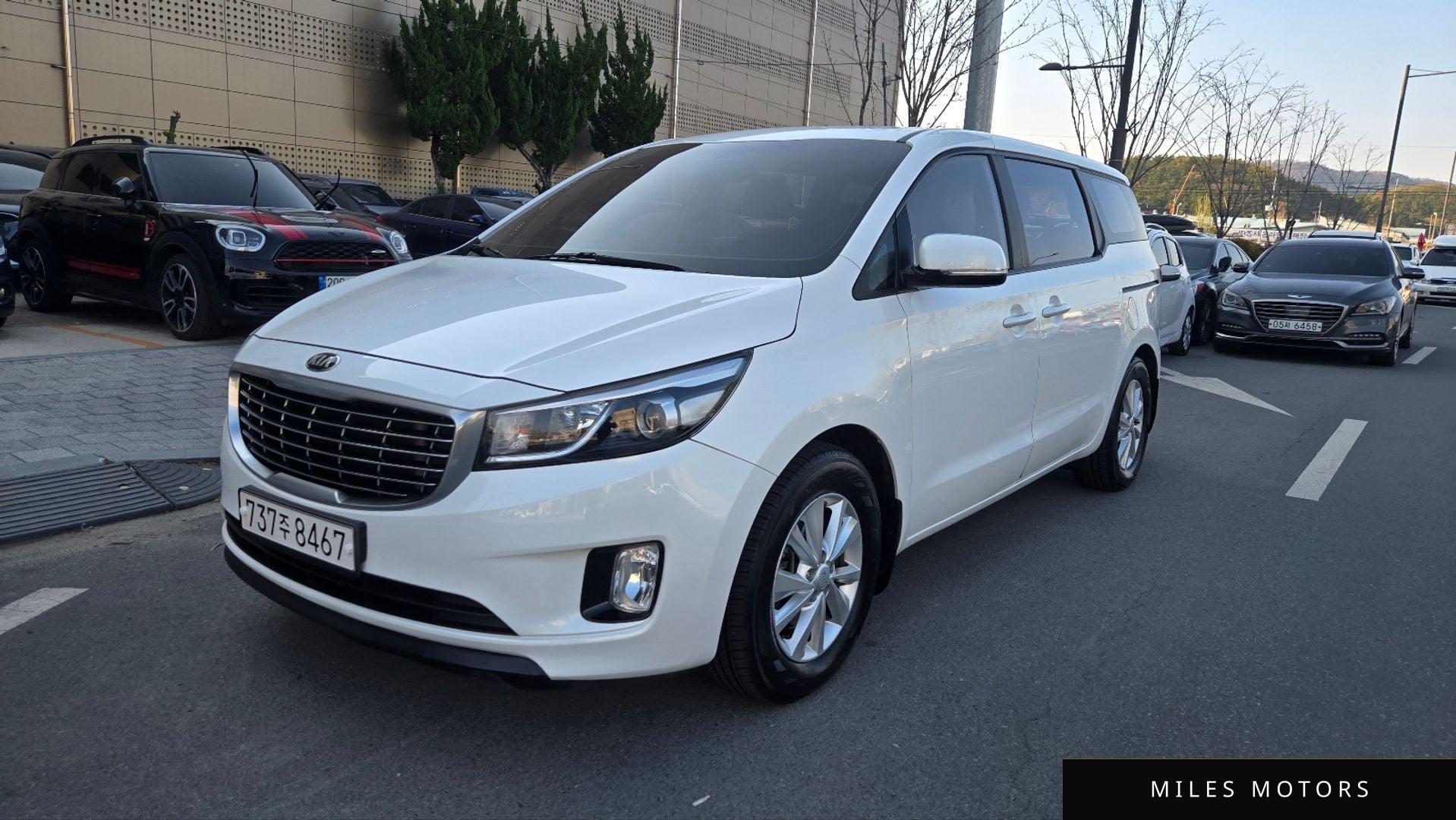 Kia Canival 2018 — фото 1 из 12