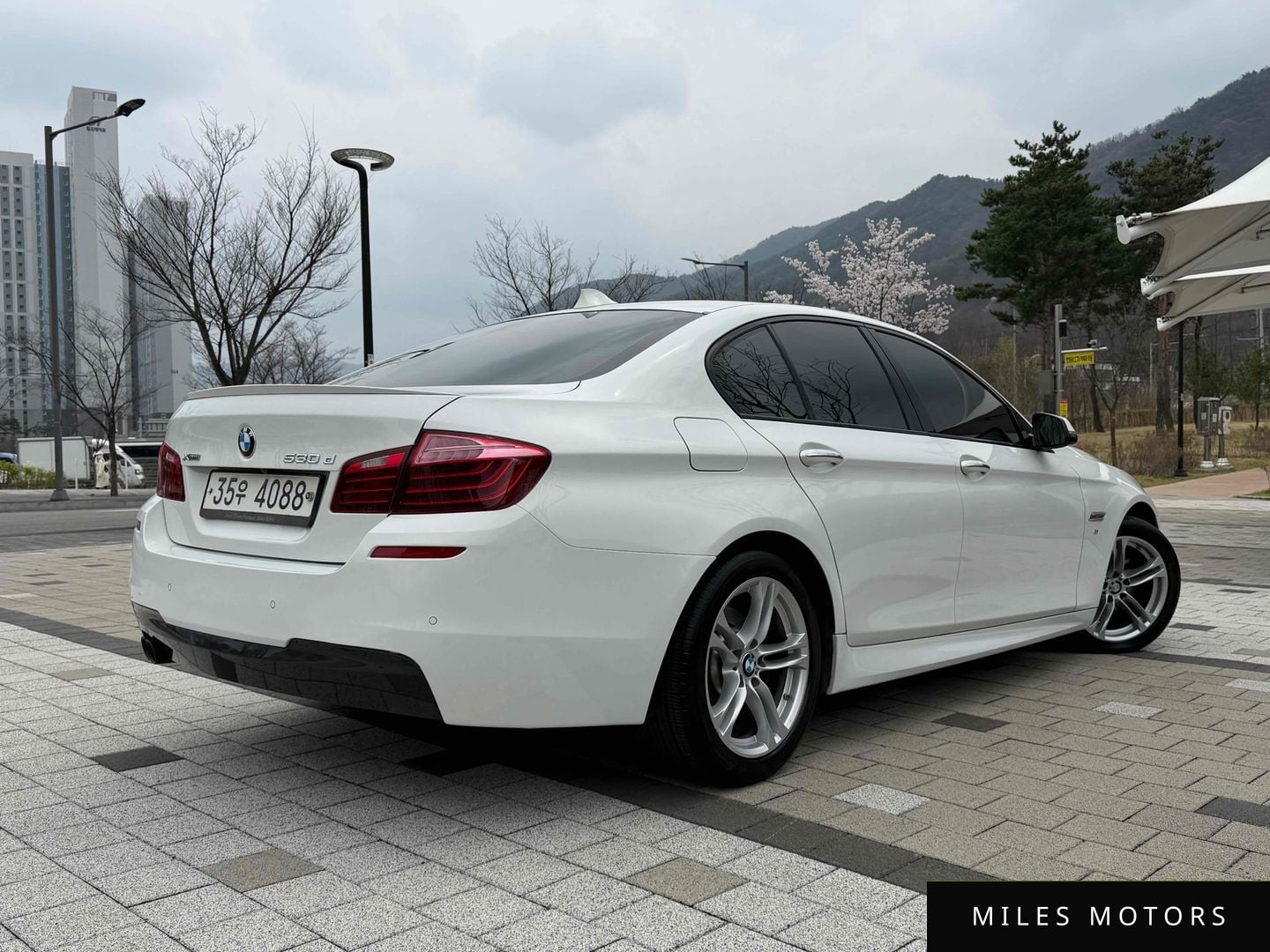 BMW 5 Series (F10) 2015 — миниатюра 2