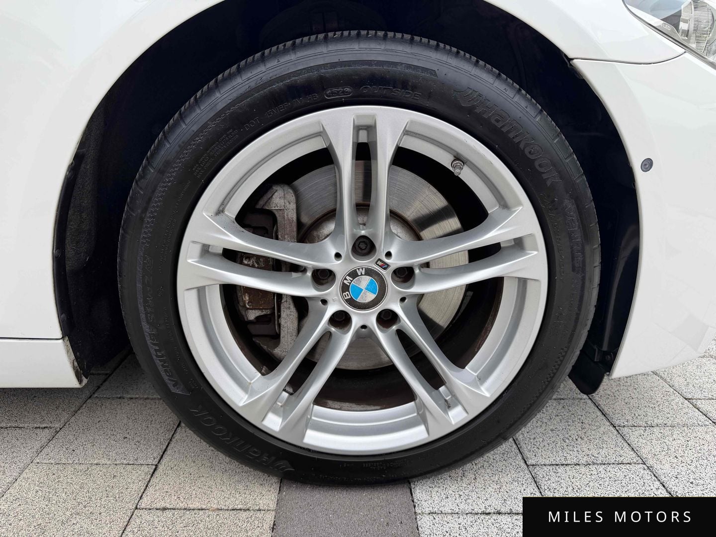 BMW 5 Series (F10) 2015 — миниатюра 5
