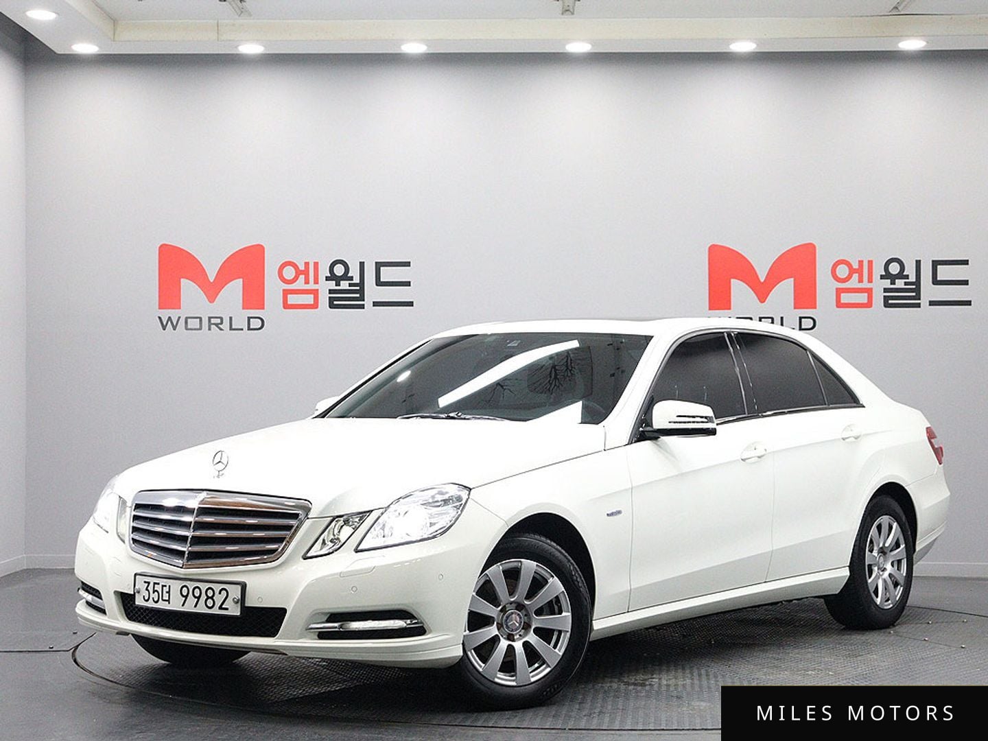 Mercedes-Benz E-Class W212 2011 — фото 1 из 12