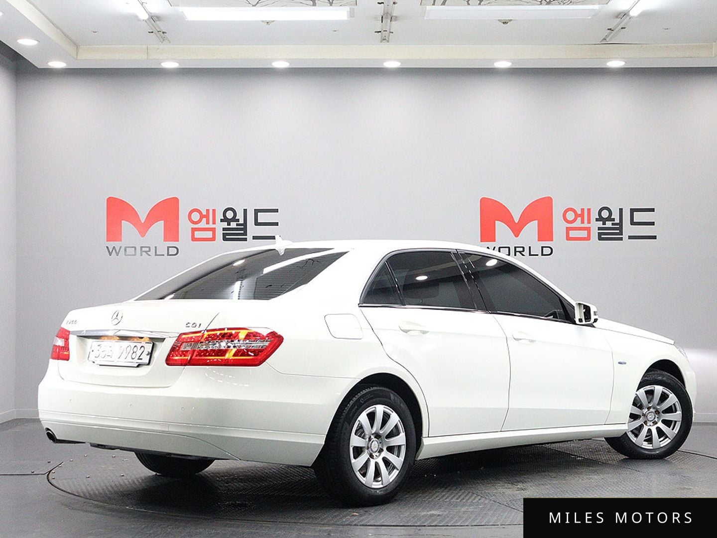 Mercedes-Benz E-Class W212 2011 — миниатюра 4