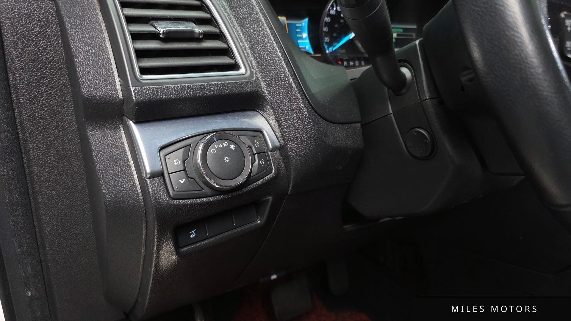Ford Explorer 2018 — миниатюра 26