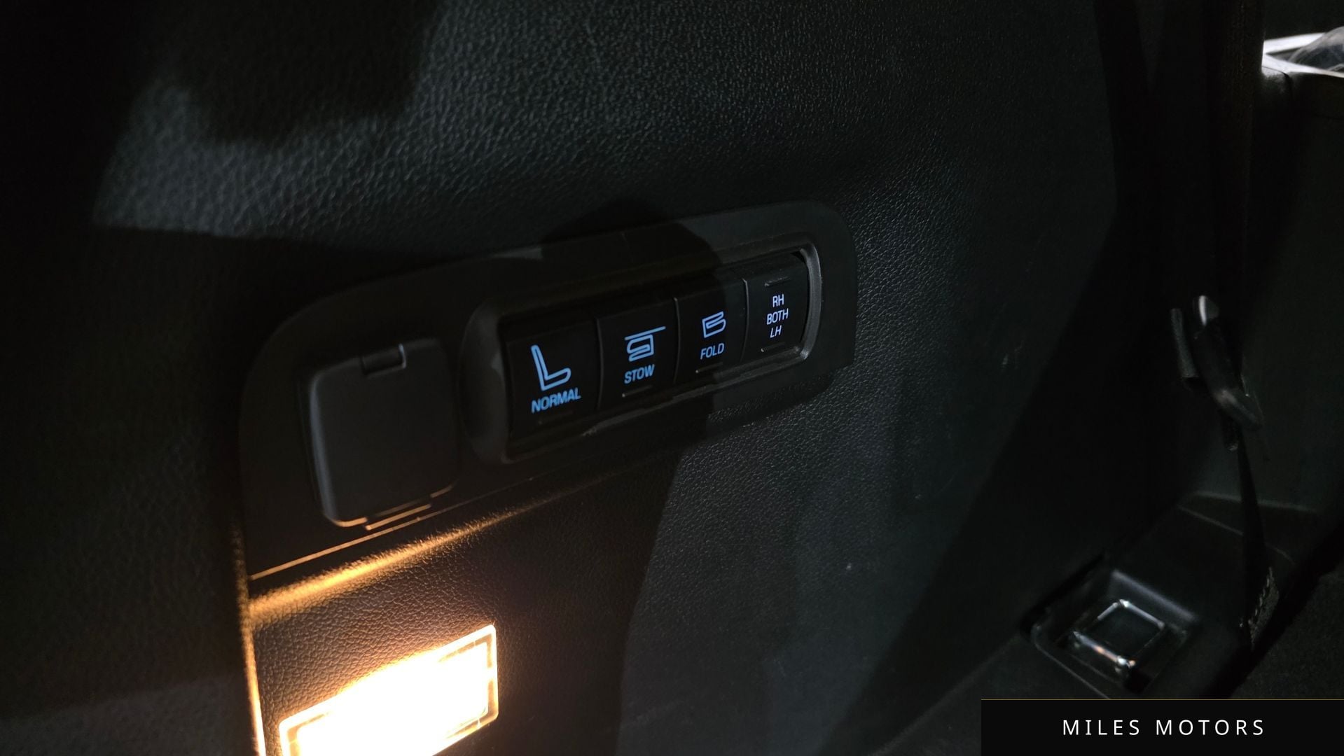 Ford Explorer 2018 — миниатюра 31