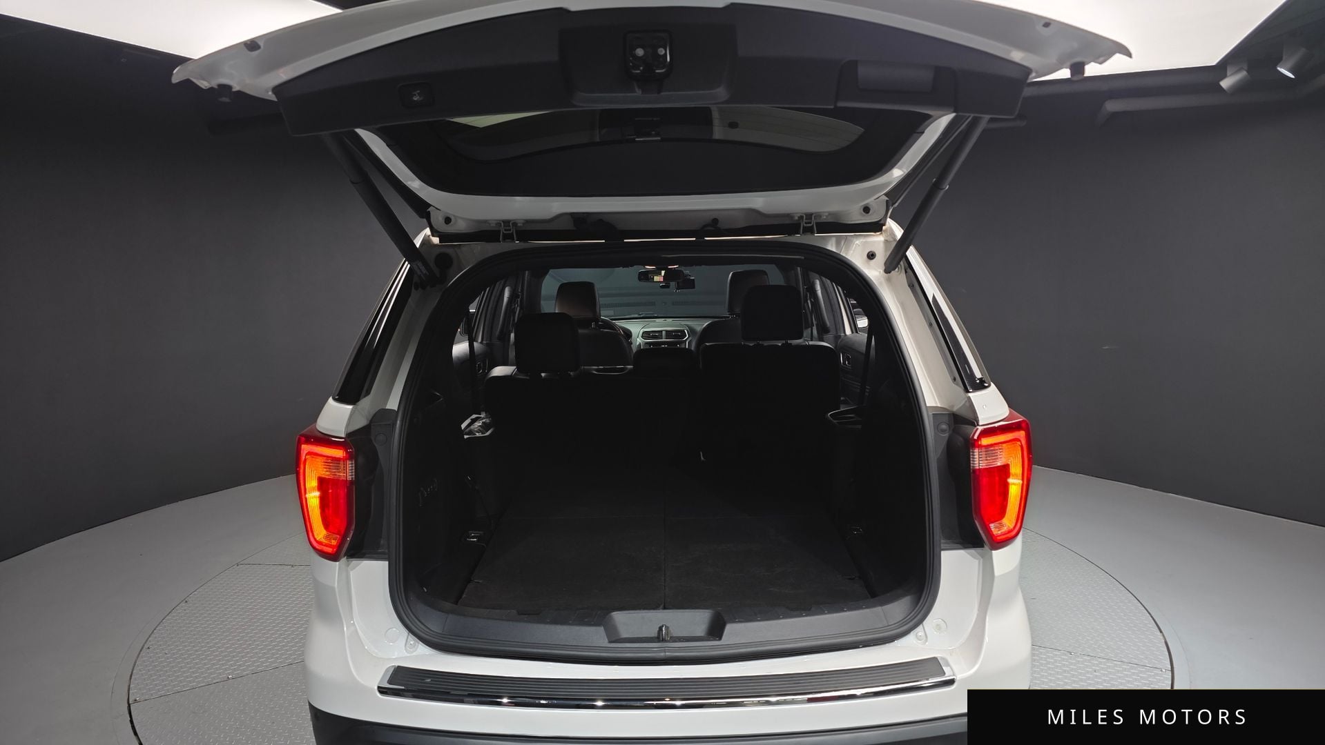 Ford Explorer 2018 — миниатюра 33