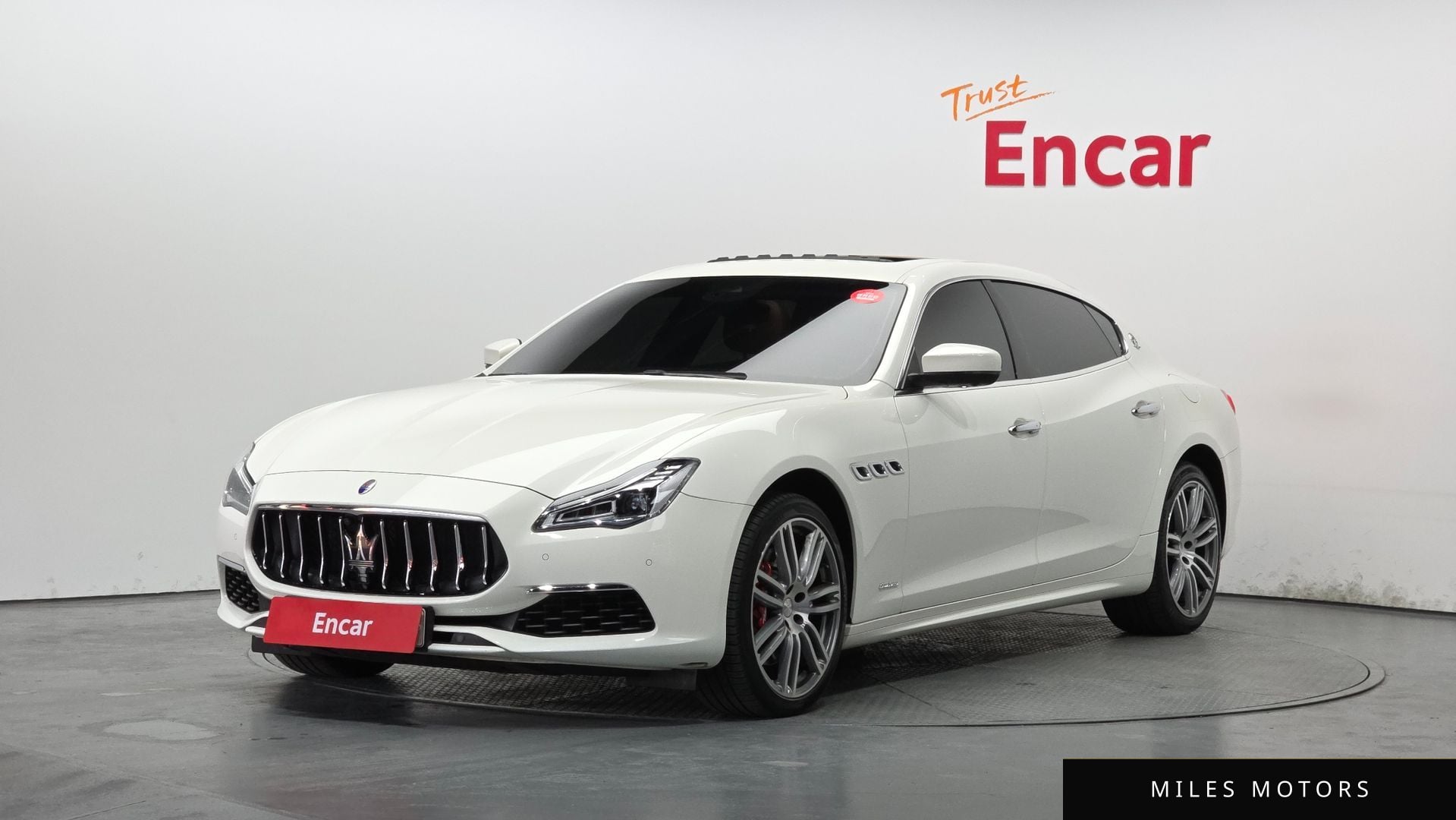 Maserati Quattroporte 2018 — фото 1 из 12