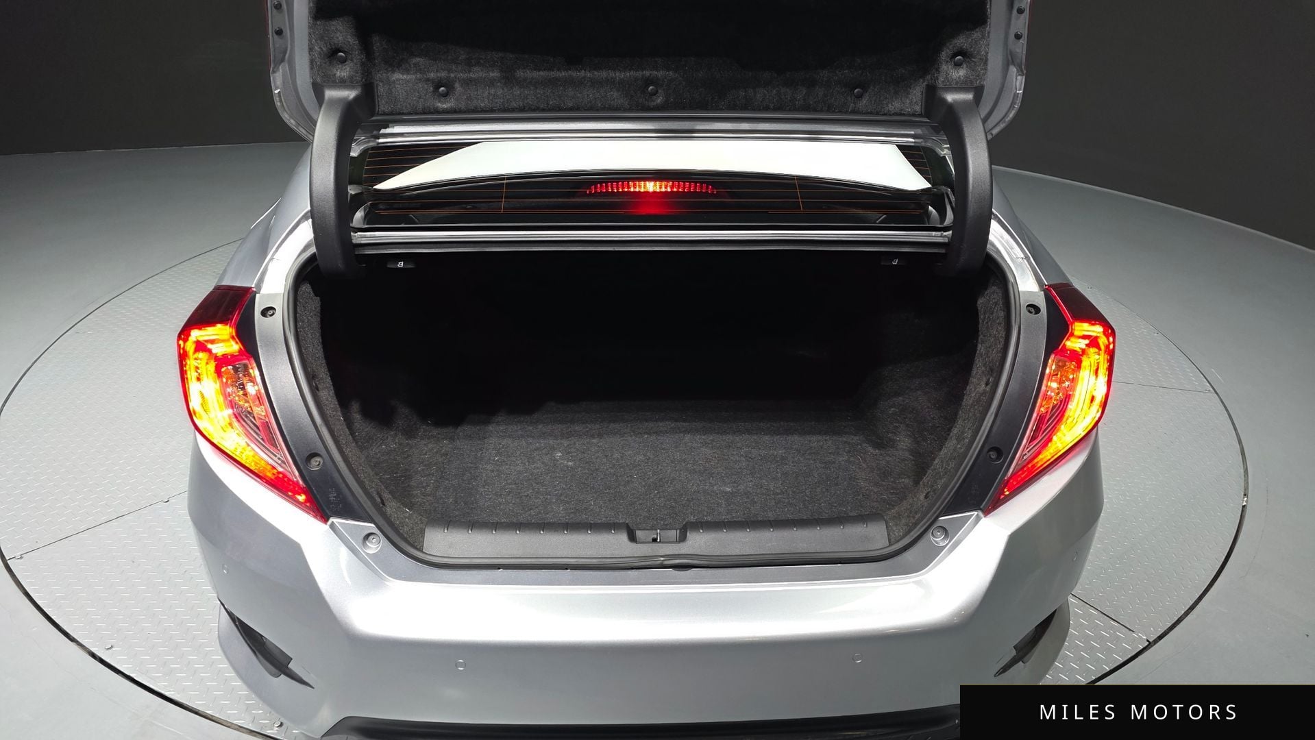 Honda 시빅 2017 — миниатюра 26