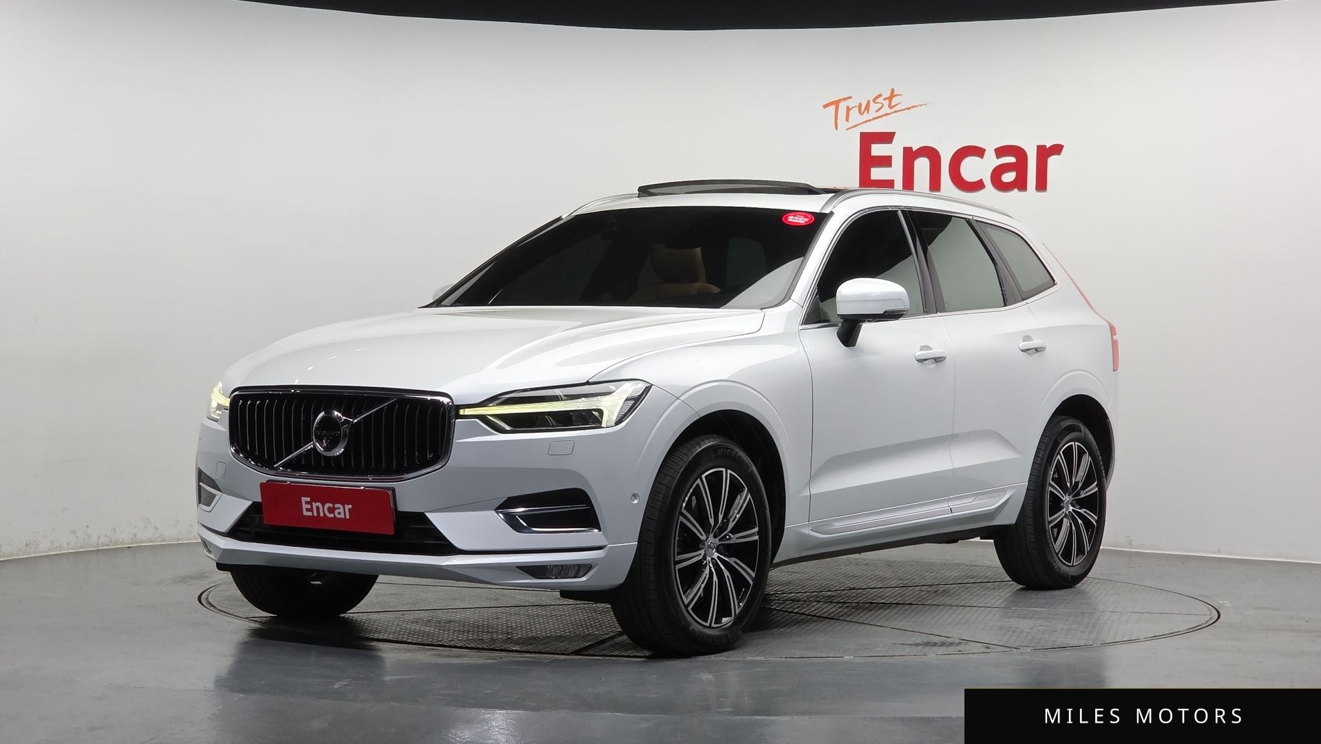 Volvo XC60 2019 — фото 1 из 12
