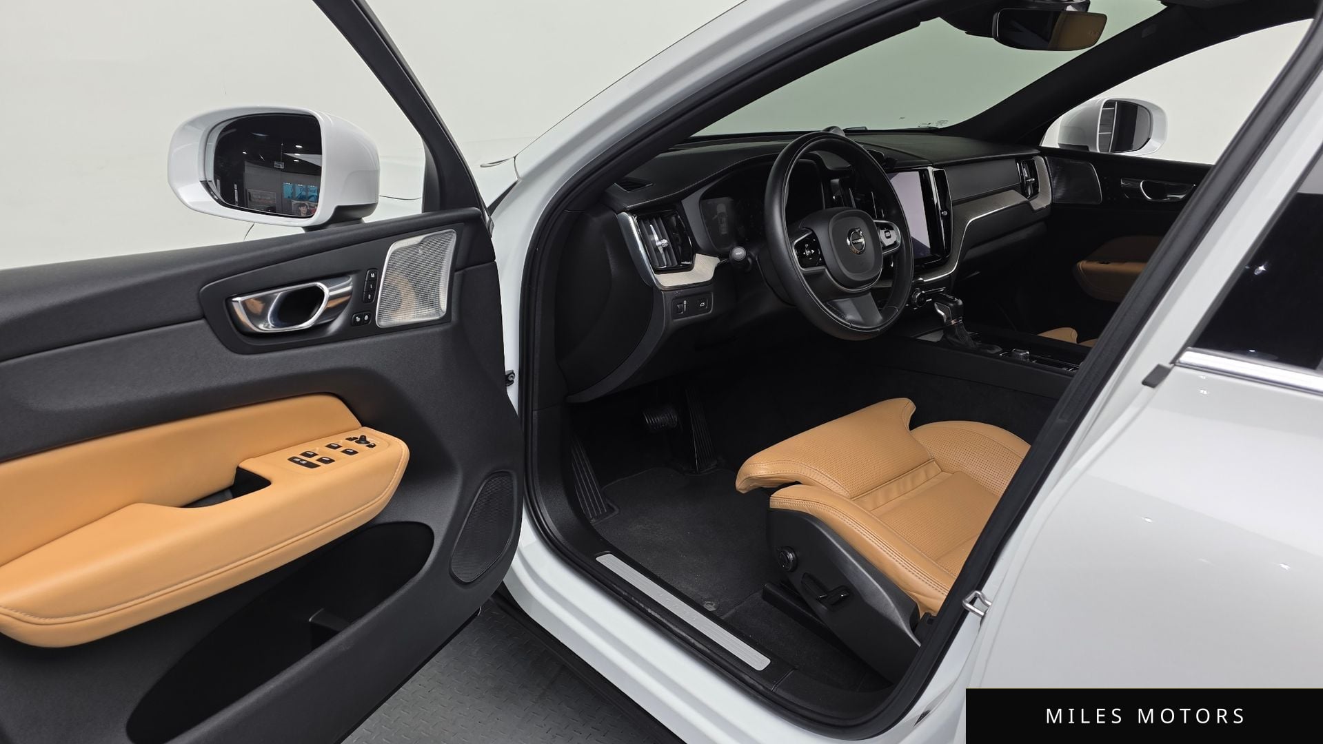 Volvo XC60 2019 — миниатюра 10