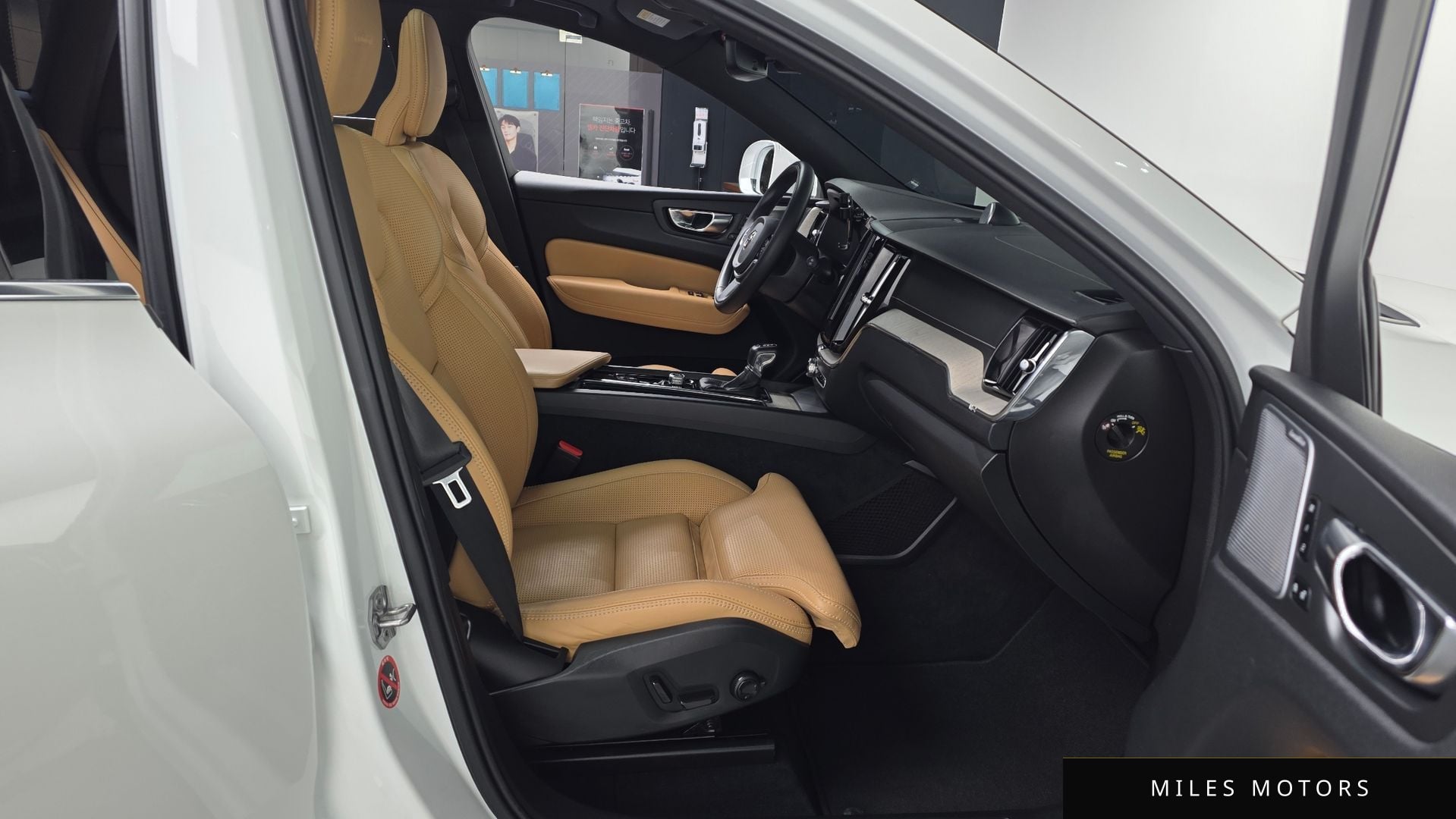 Volvo XC60 2019 — миниатюра 11